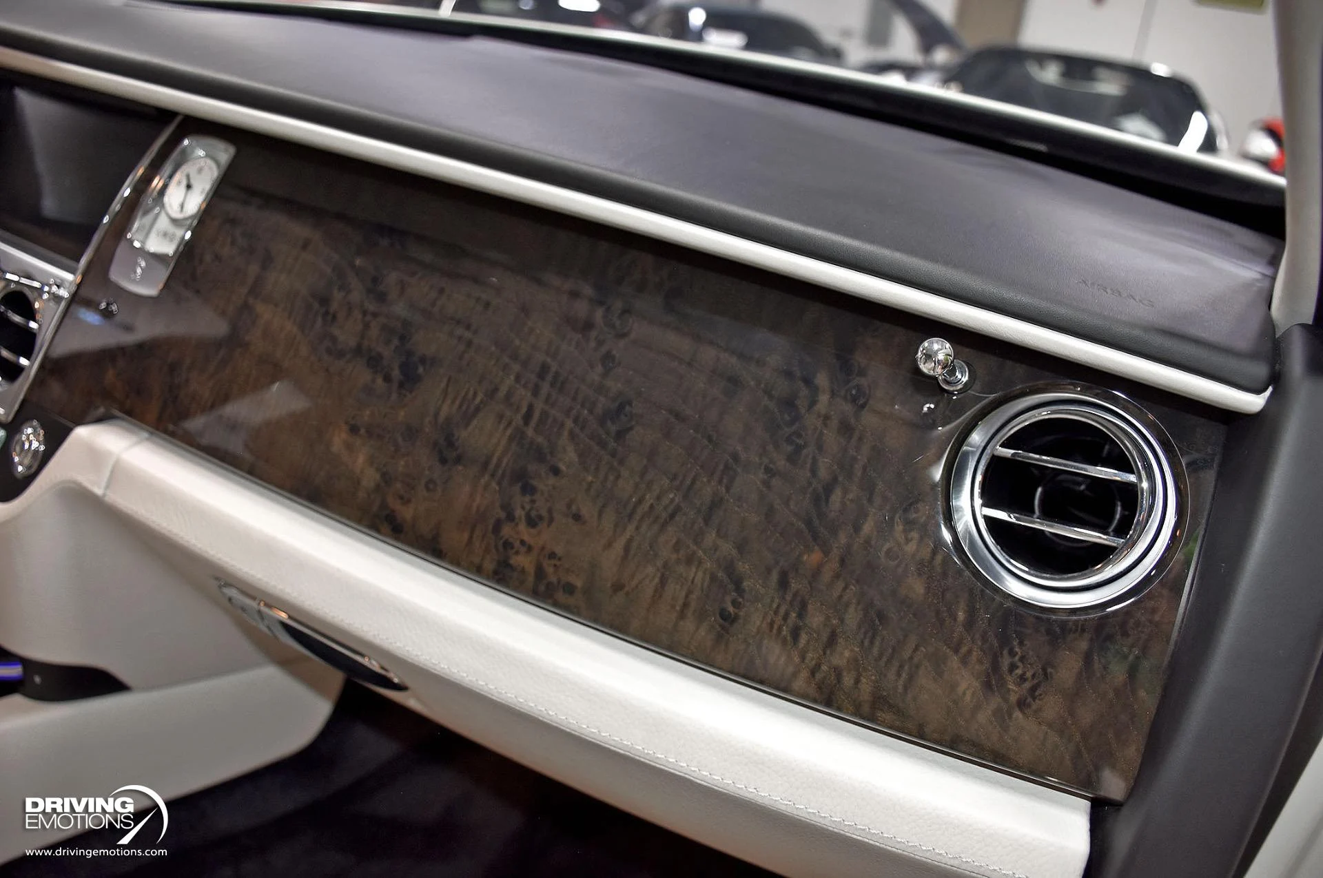 mph101_3653883950_872_p102_l_1f09c811f2