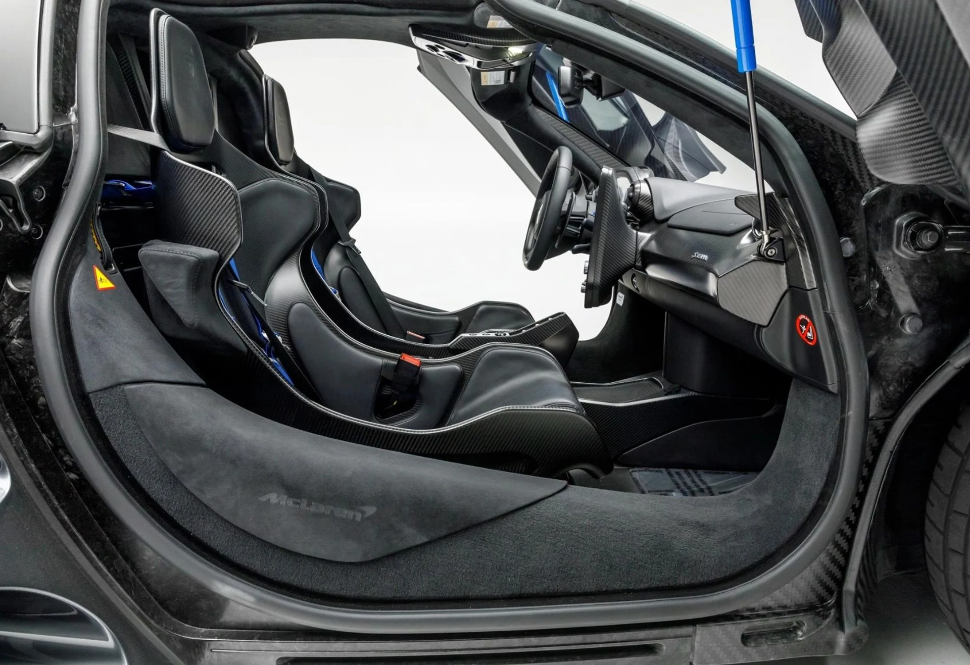 mph102_1177336614_12200_p103_l_0949401d54