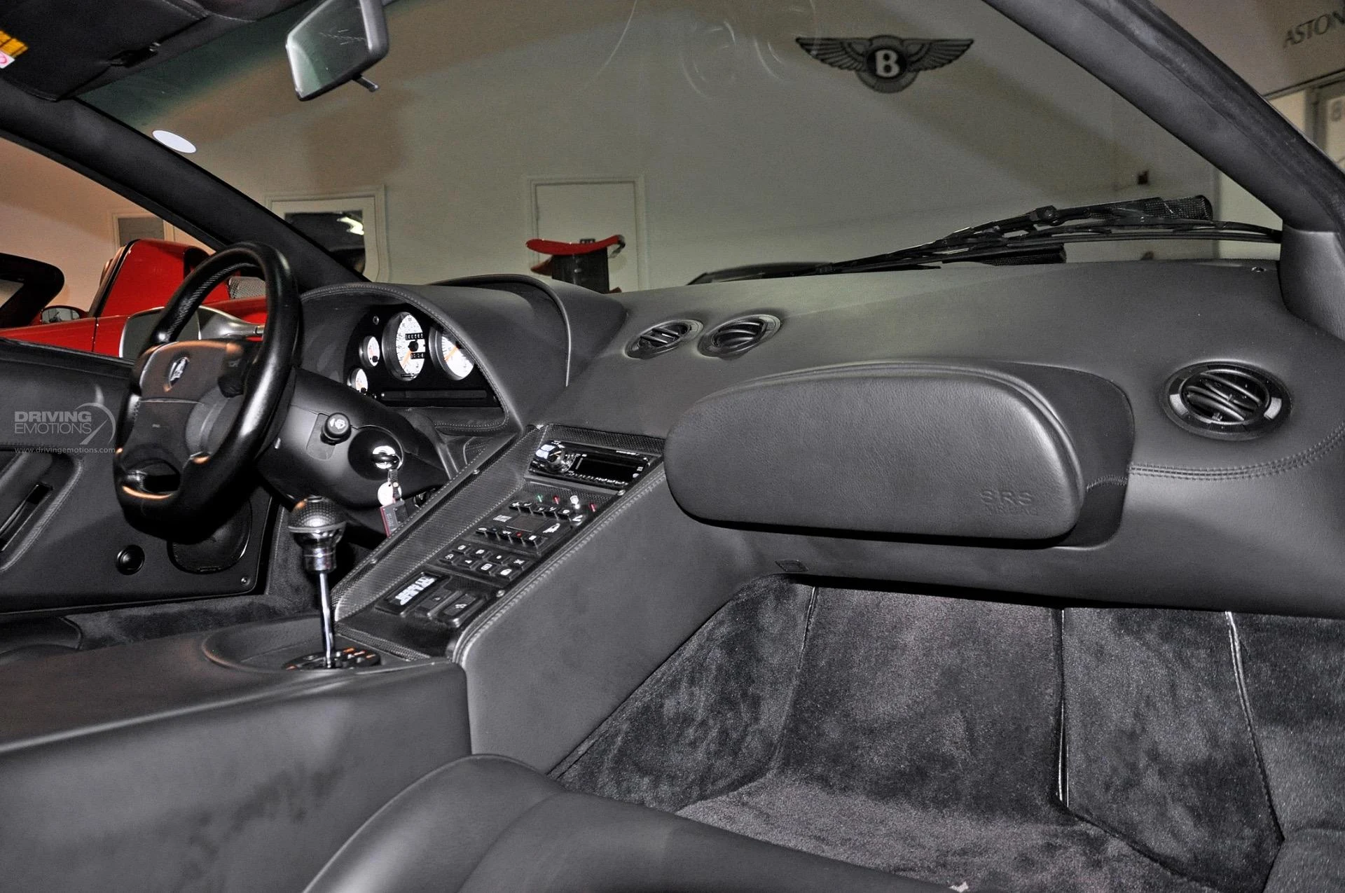 mph102_2036959120_192_p103_l_5928a04e91