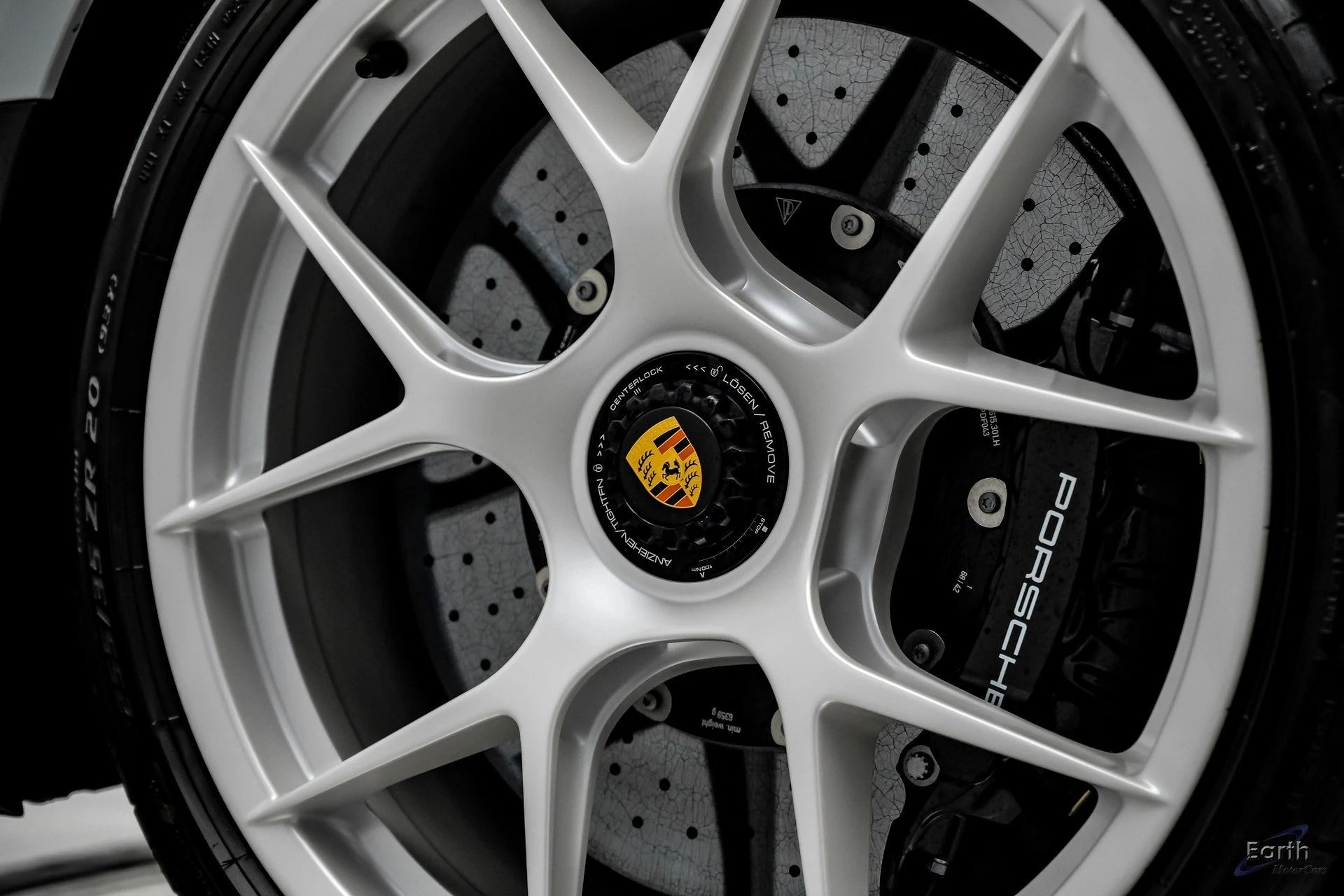 mph102_2255286601_f67e02e4e7acc560bd2945edea606e00x_58a579f5a5