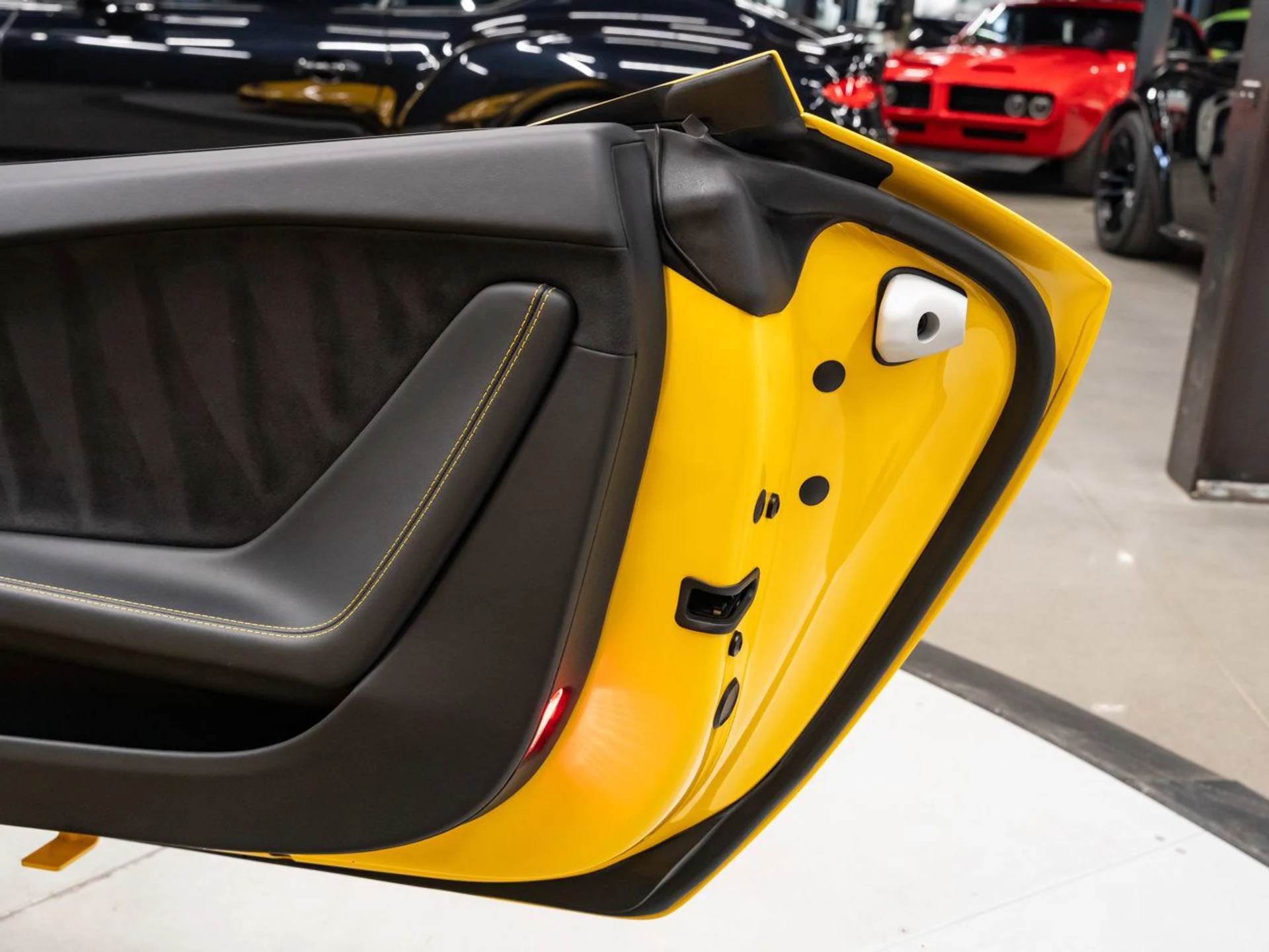 mph102_2455976264_lamborghini_huracan_2017_18618e01bb