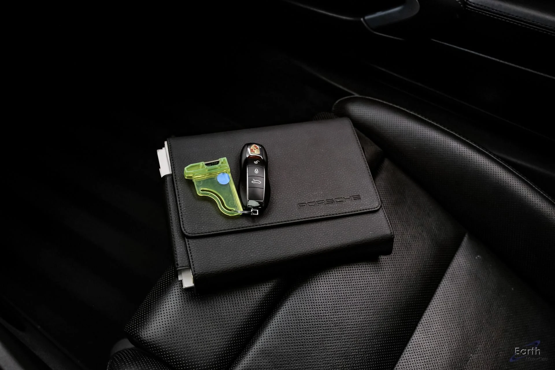 mph102_2469974921_43ada1dbc15707be20b61de8c09c077cx_ed439df663