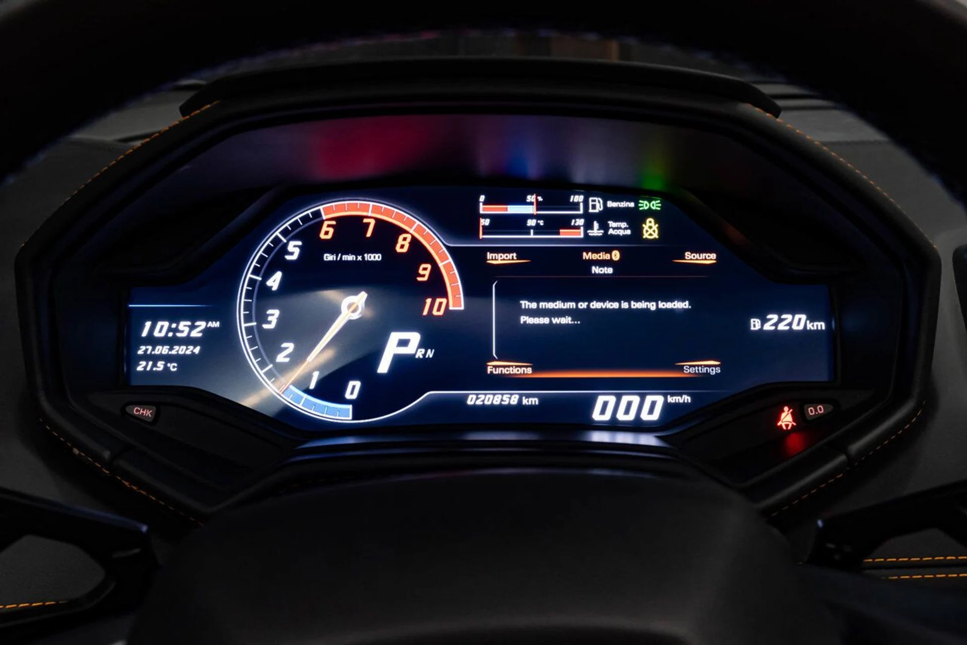 mph102_2580714666_lamborghini_huracan_2016_8f4e2f24ac