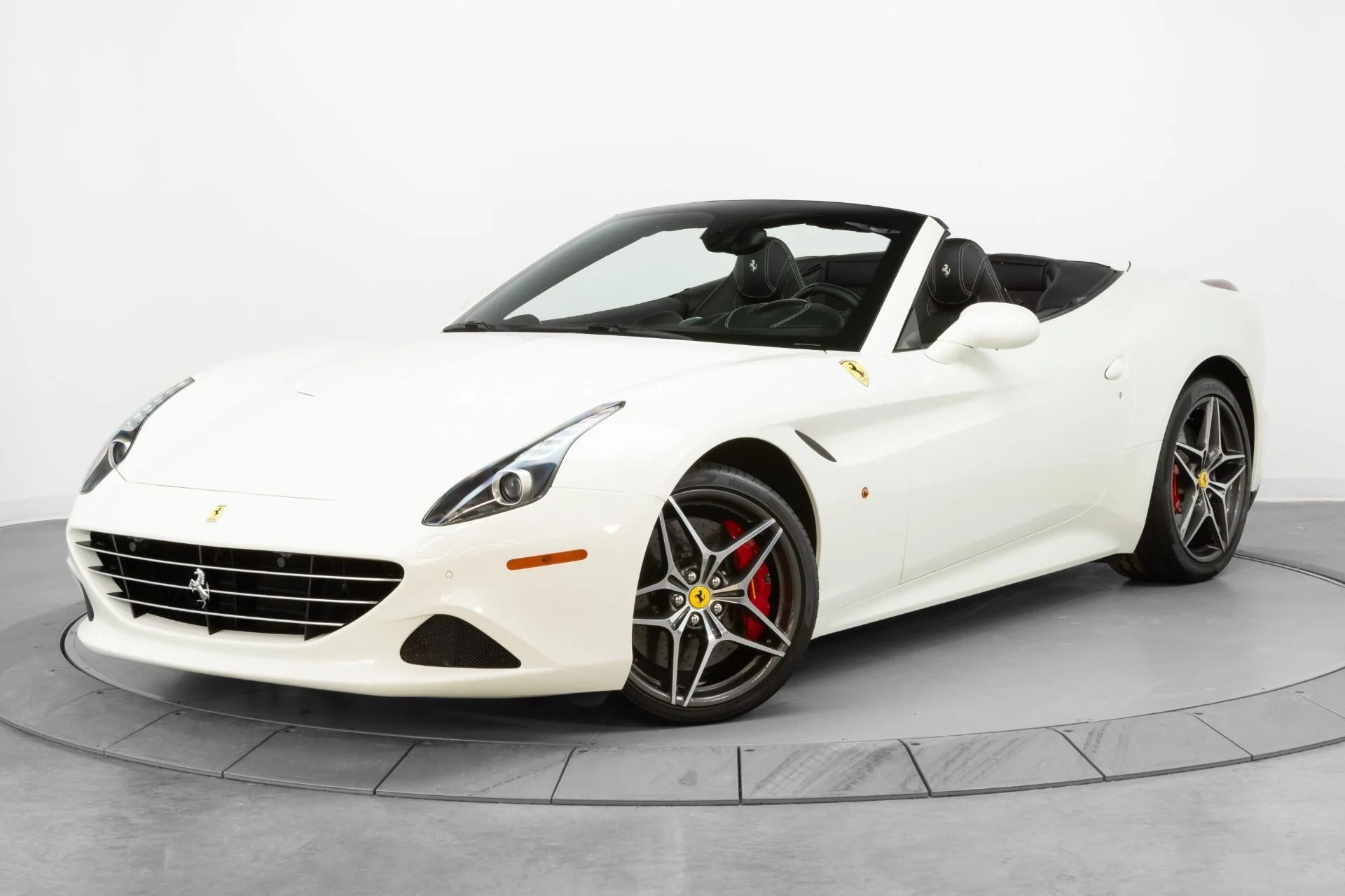 mph102_3141827035_Used_2016_Ferrari_California_T_1772654229_452645fc45