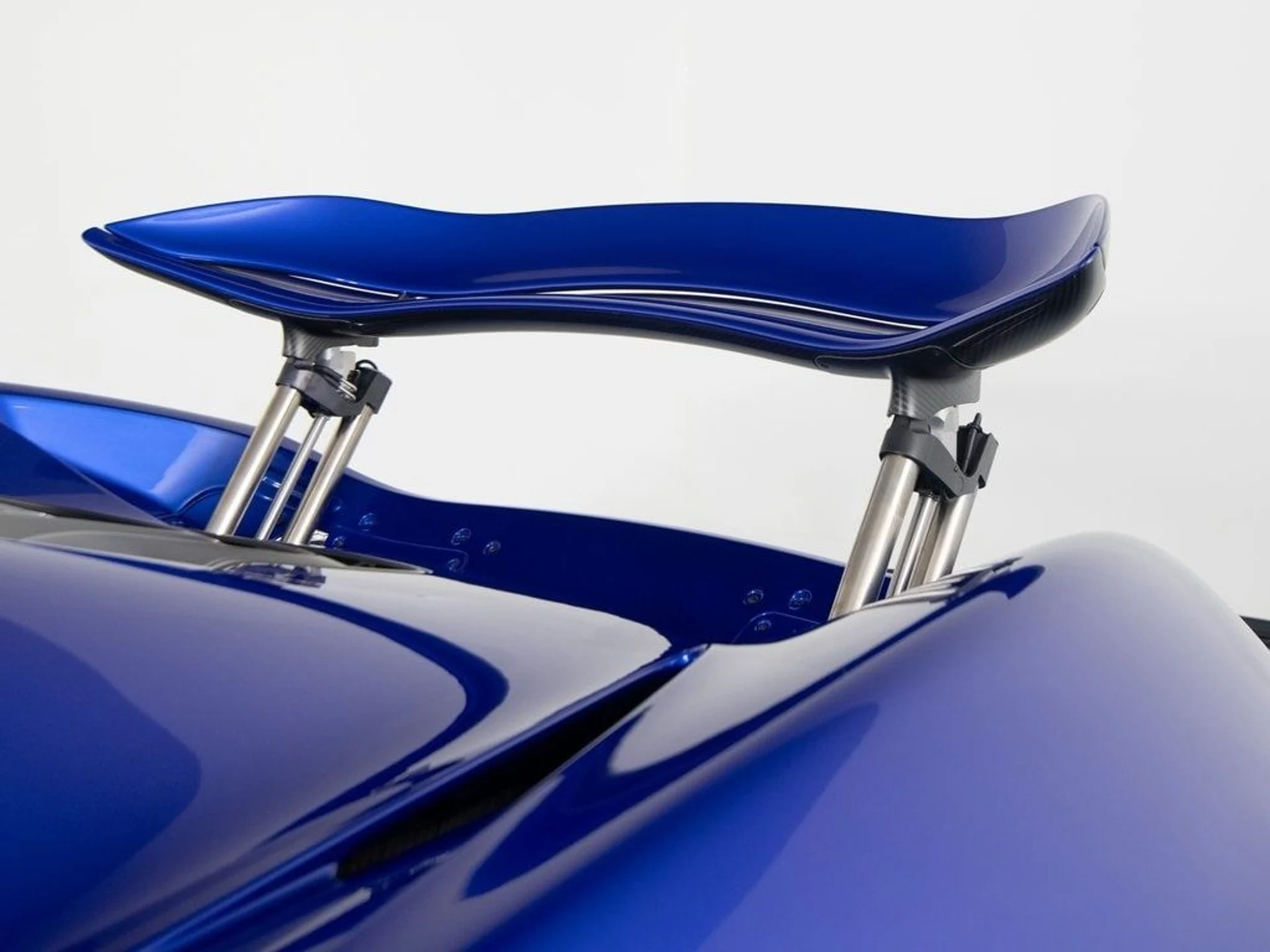 mph102_3166469907_417bd6e30d230561d0d43be90bb40d87x_806ba39871