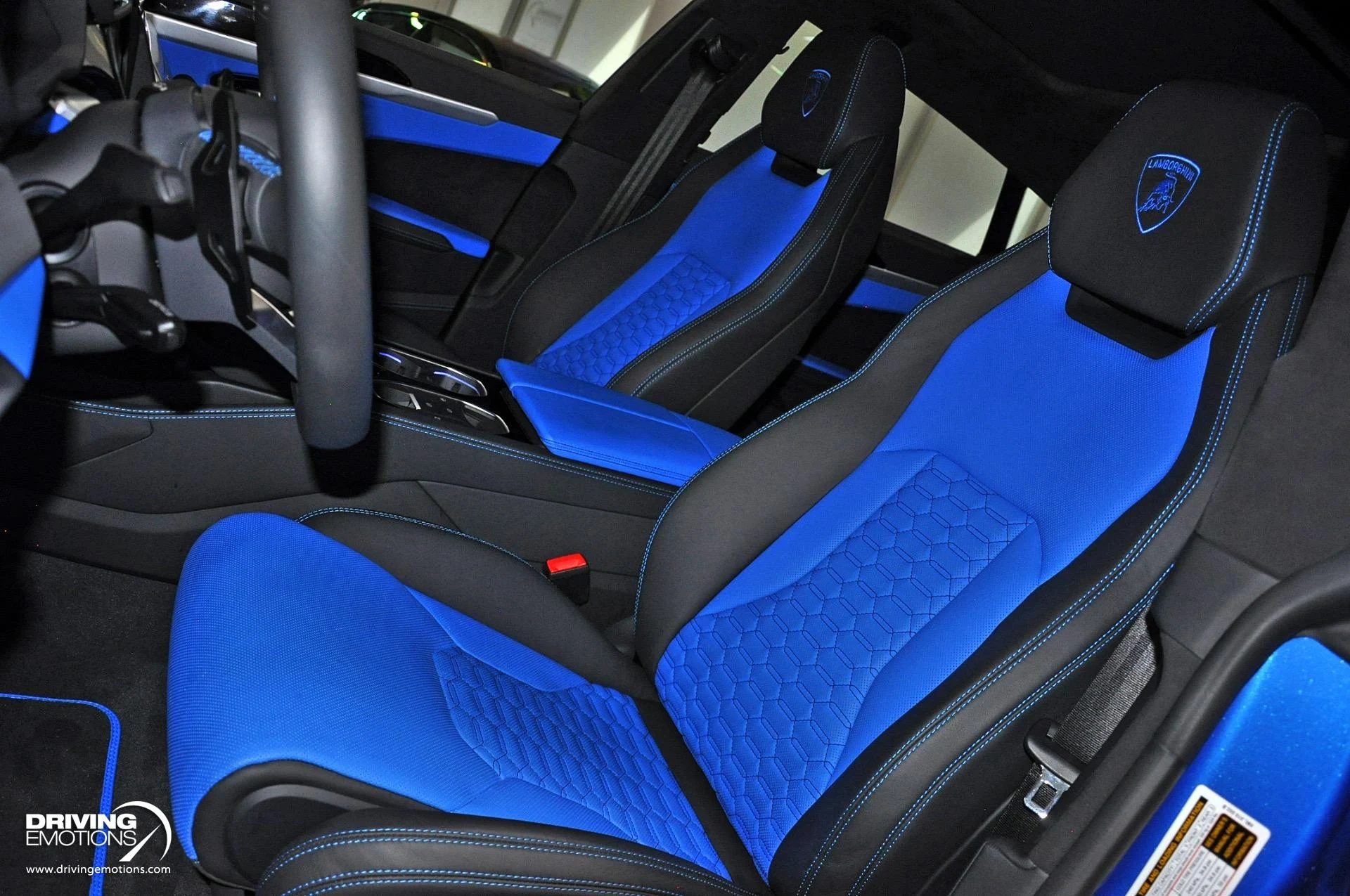 mph102_3549290511_801_p103_l_c1d41289ba