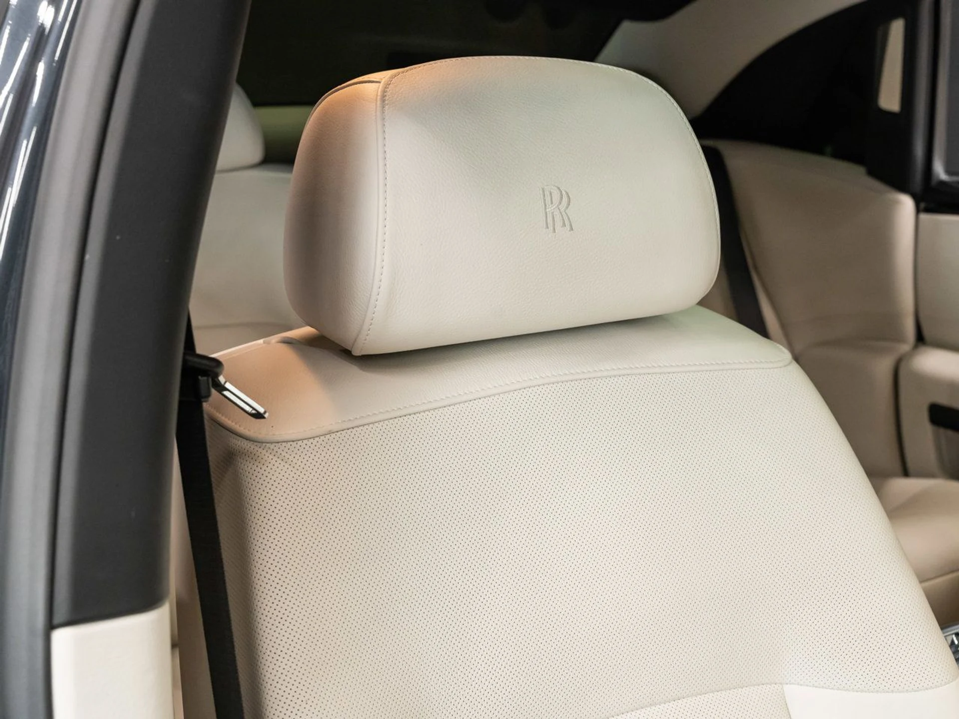 mph102_4266334406_rolls_royce_ghost_2012_1b5a7ae5af