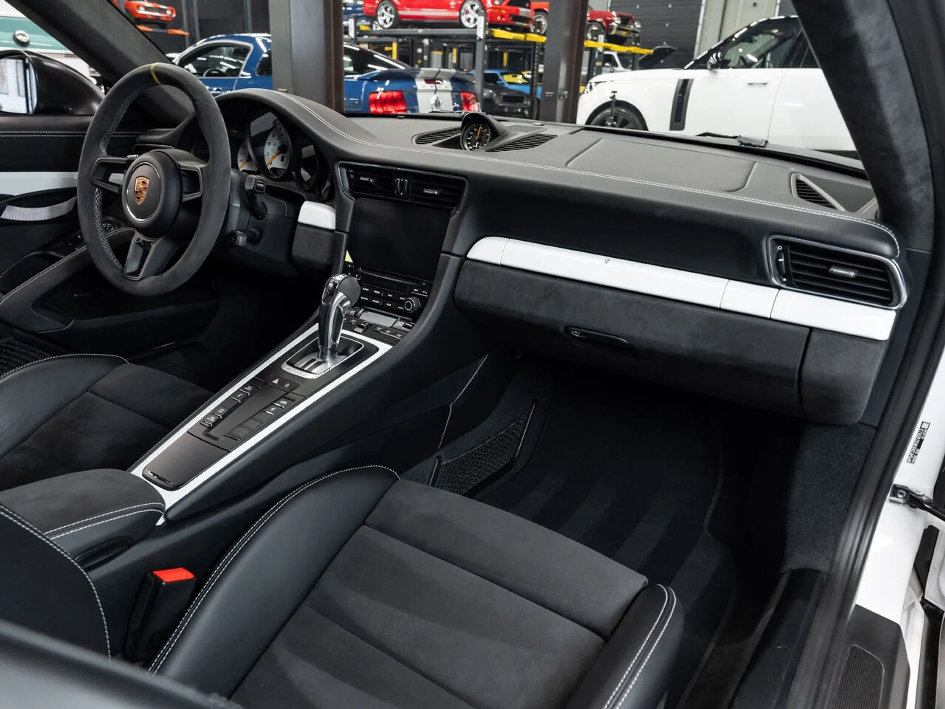 mph102_743996207_porsche_911_2019_254390bafd