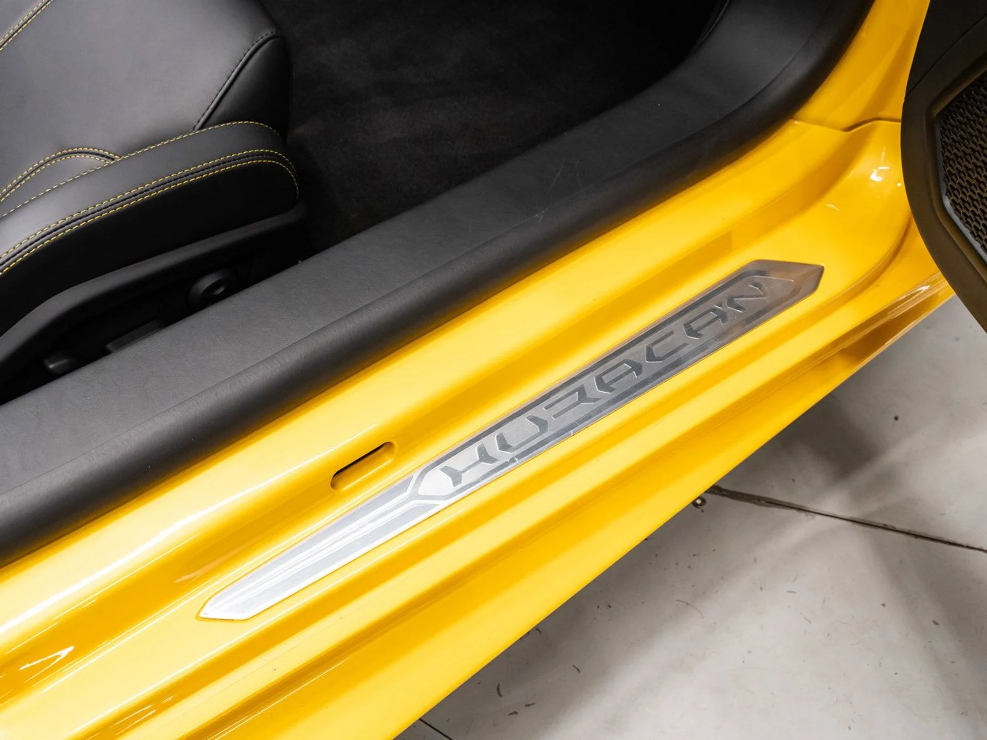 mph103_1035511602_lamborghini_huracan_2017_55aa2c40af