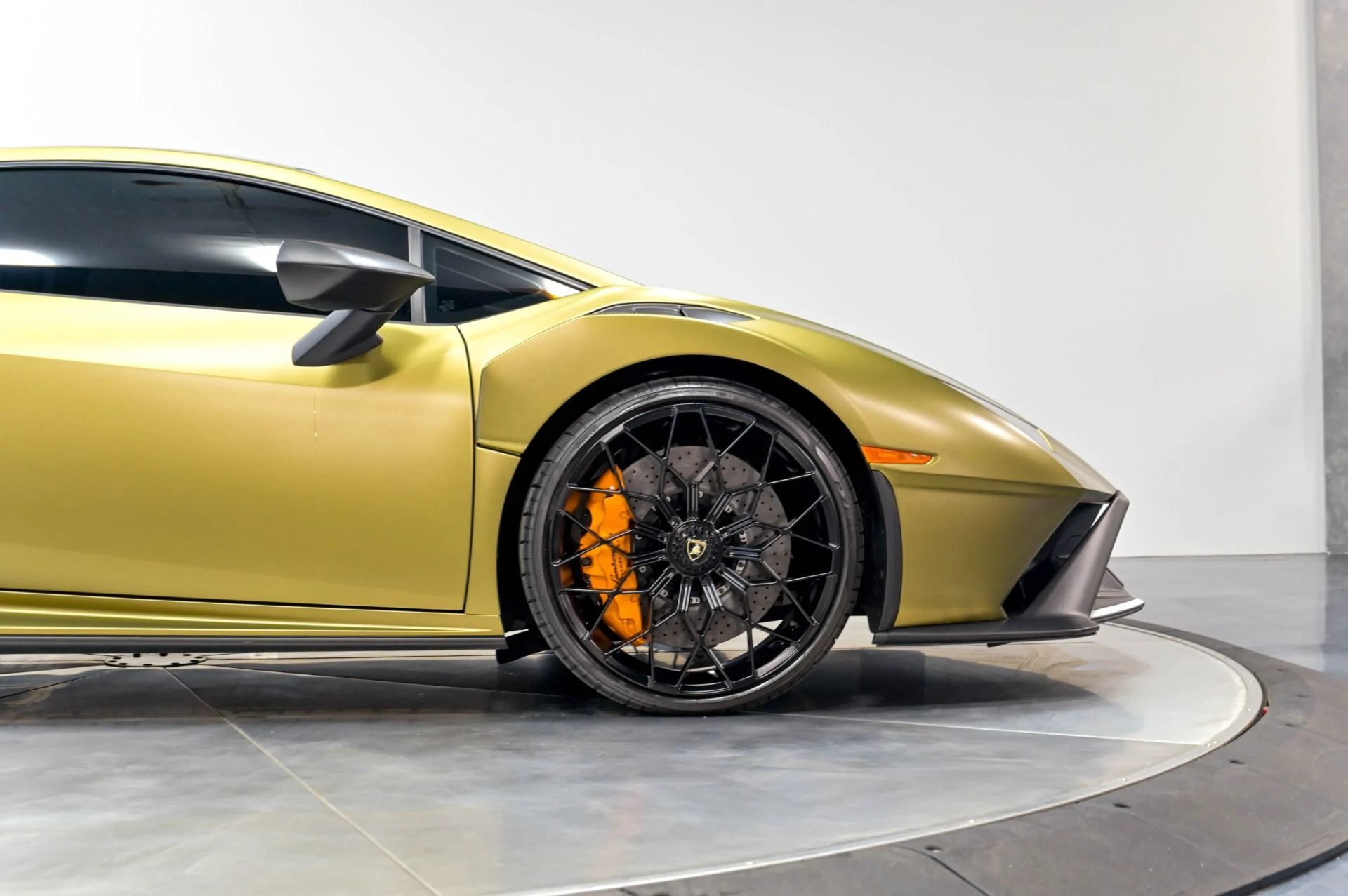 mph103_1136904565_Used_2023_Lamborghini_Huracan_STO_1782768591_785e39b82a