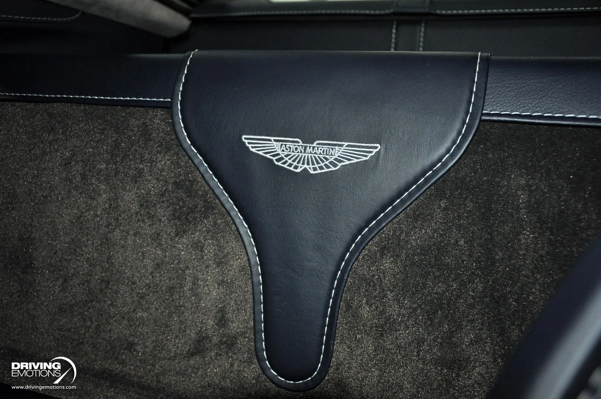 mph103_1153788927_880_p104_l_c011adc39f