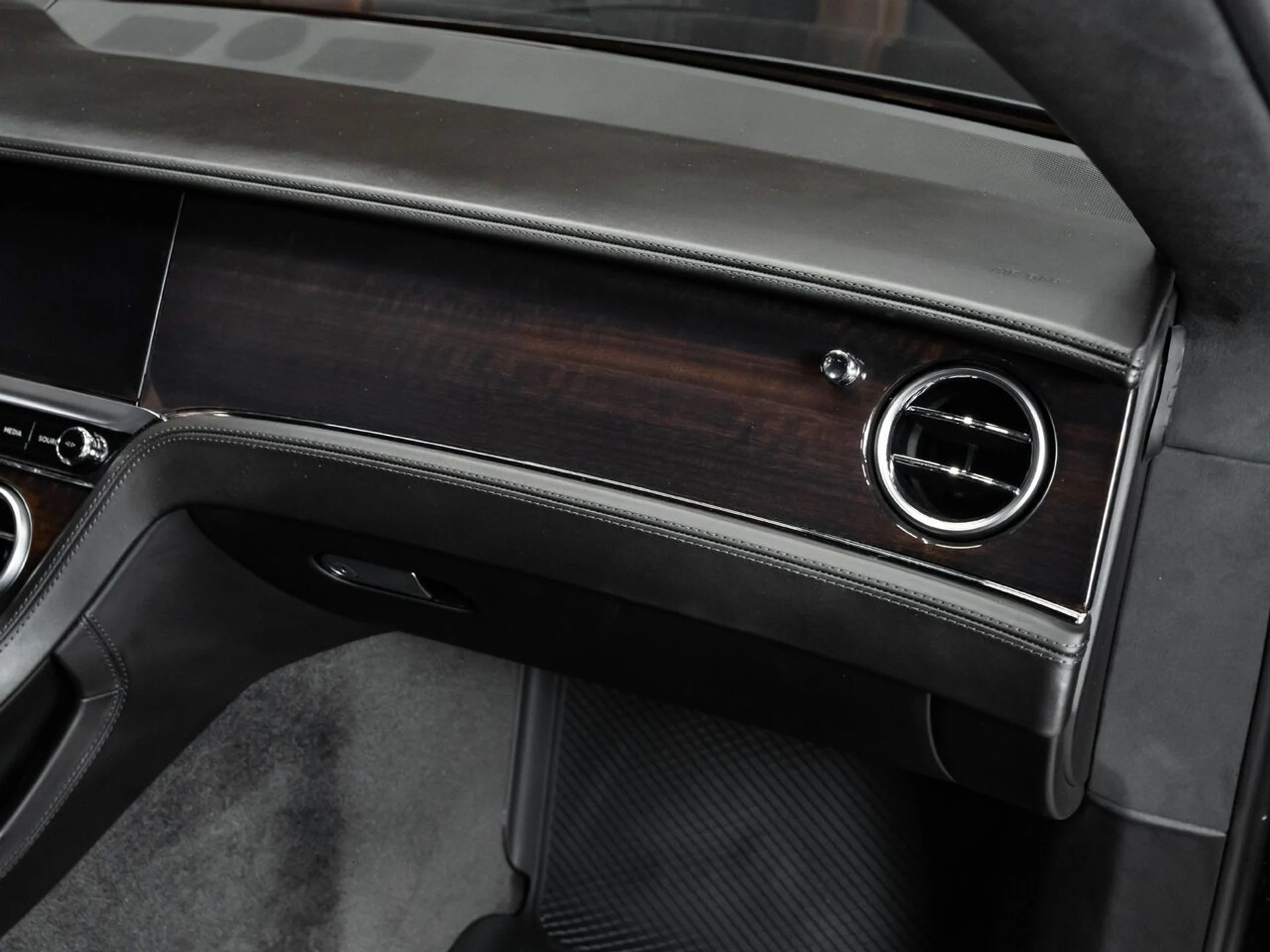 mph103_1162322526_bentley_continental_2022_6e7aa3ae42