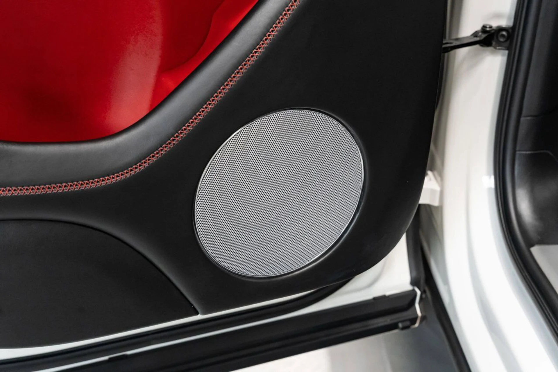 mph103_1207886384_bentley_bentayga_2019_1ef3e2a665