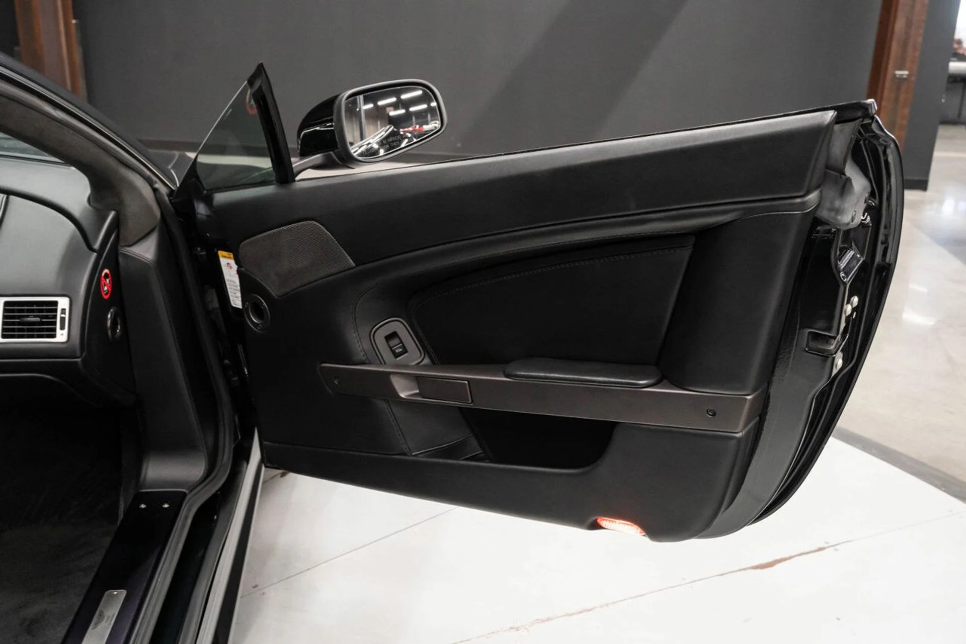 mph103_1270681421_aston_martin_vantage_2008_f951f58009