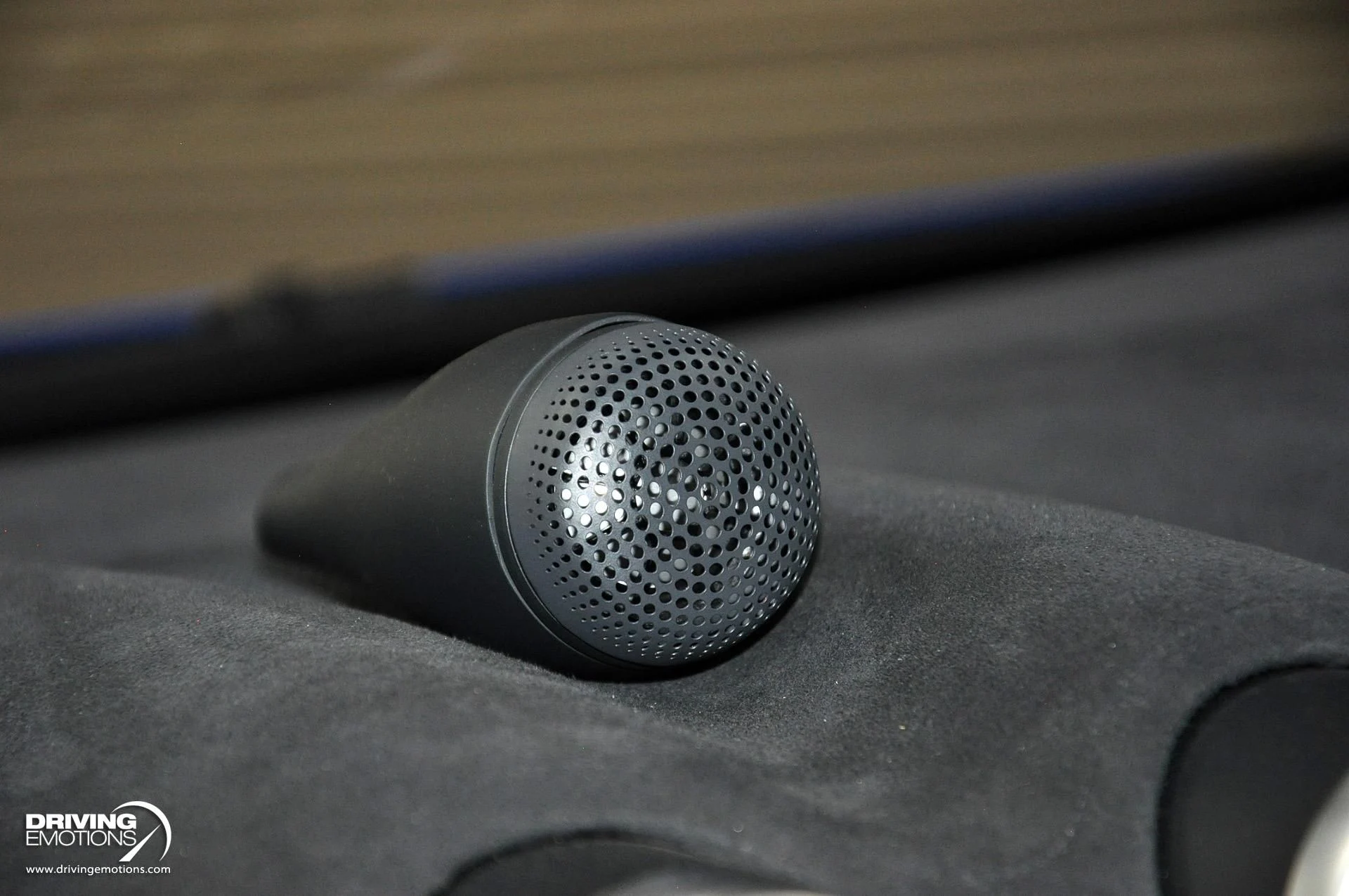 mph103_2507017447_836_p104_l_5e0f4706ad