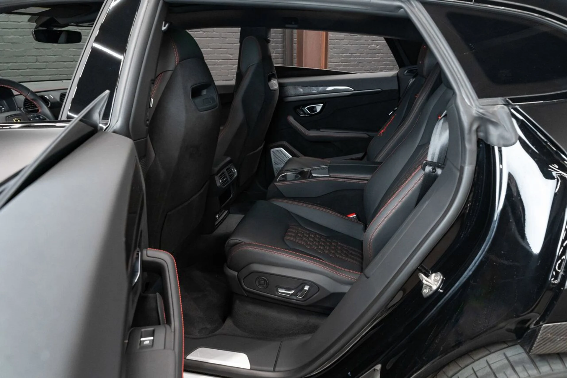 mph103_2724945577_lamborghini_urus_2023_3bfef876d6