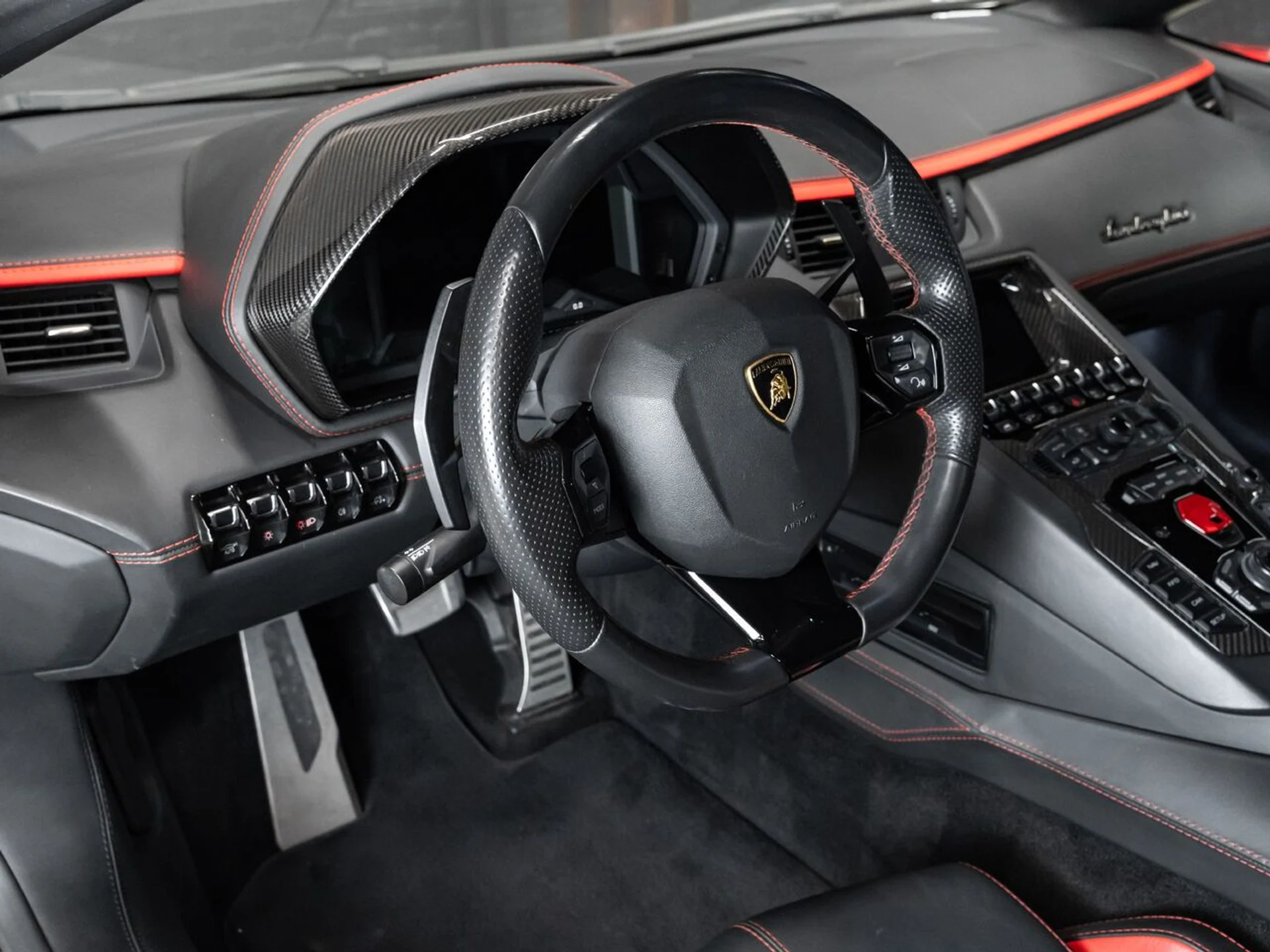 mph103_310573383_lamborghini_aventador_2017_bbdf819f2b