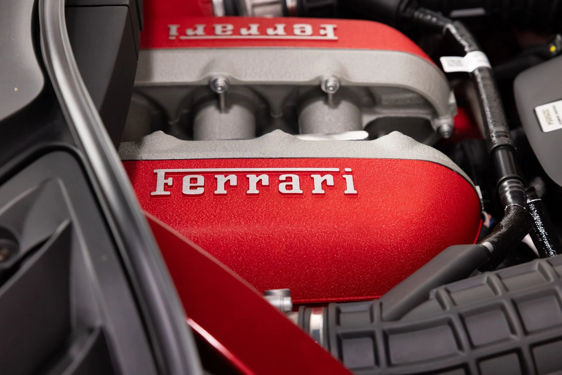 mph103_3346372933_Used_2026_Ferrari_Purosangue_1785504646_7c9c01a7f1