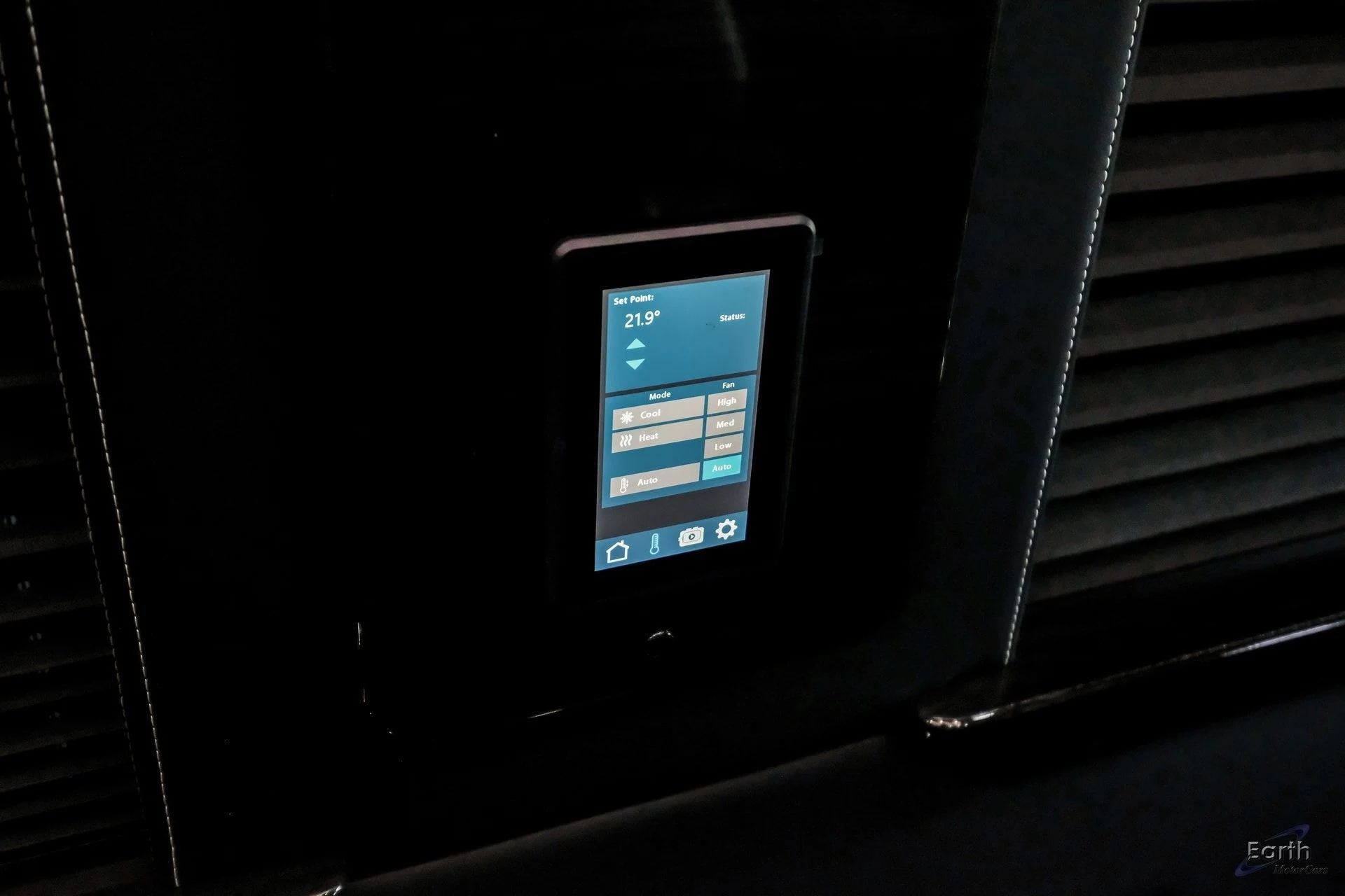 mph103_3376942385_669afdb0a58233510a4a883140f422e1x_94c48a4309