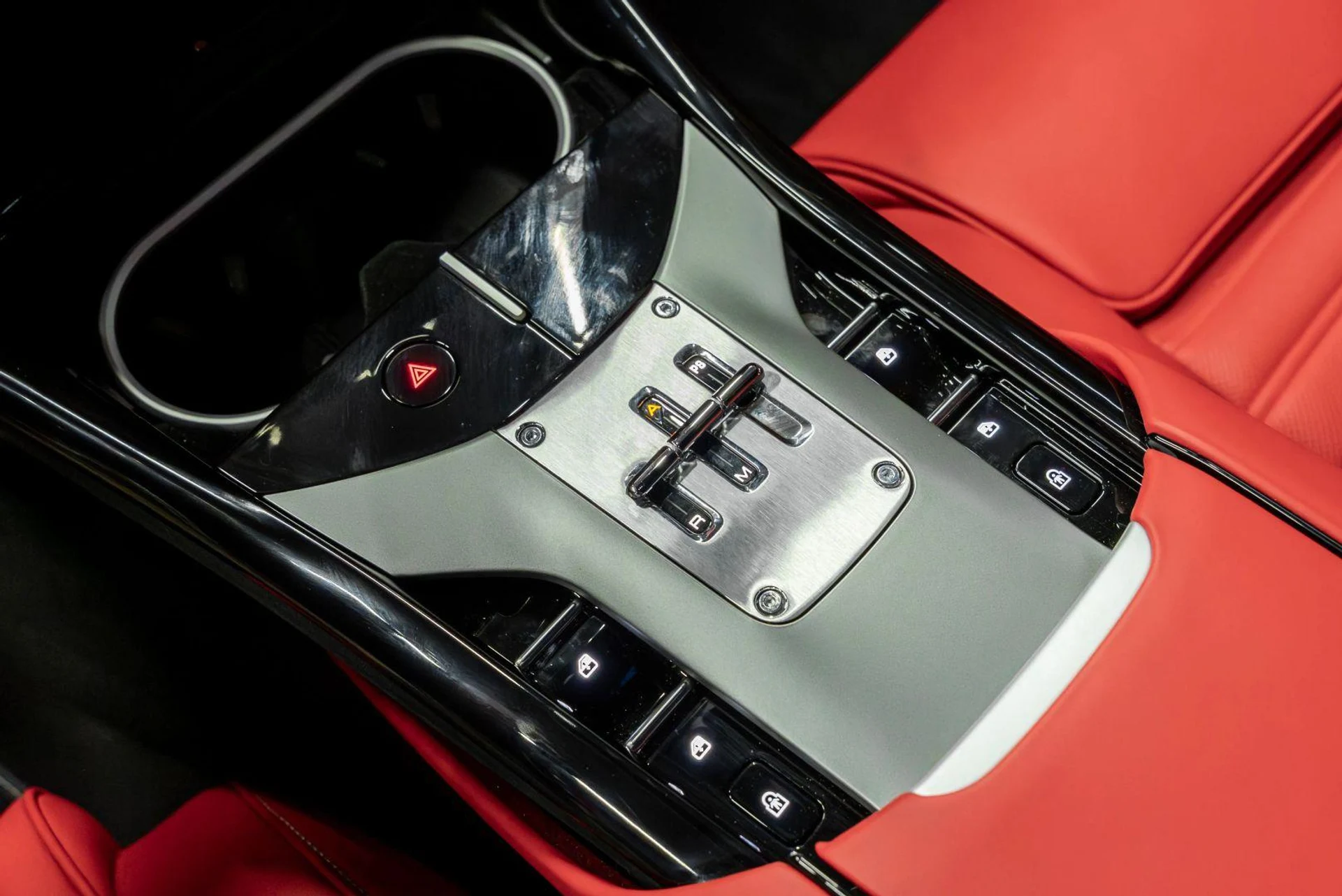 mph103_3517946171_Used_2025_Ferrari_Purosangue_Sport_Utility_4_D_1784849401_f3b1a840e1