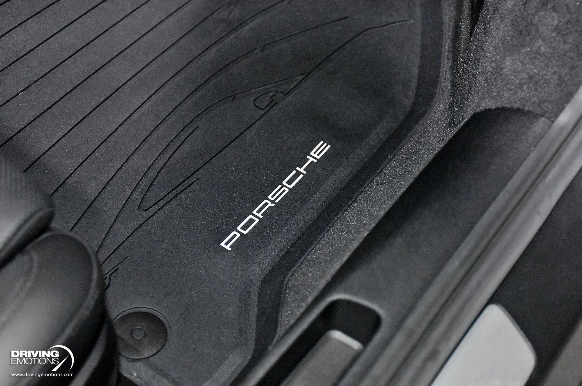 mph103_3776895781_865_p104_l_254f1451c1