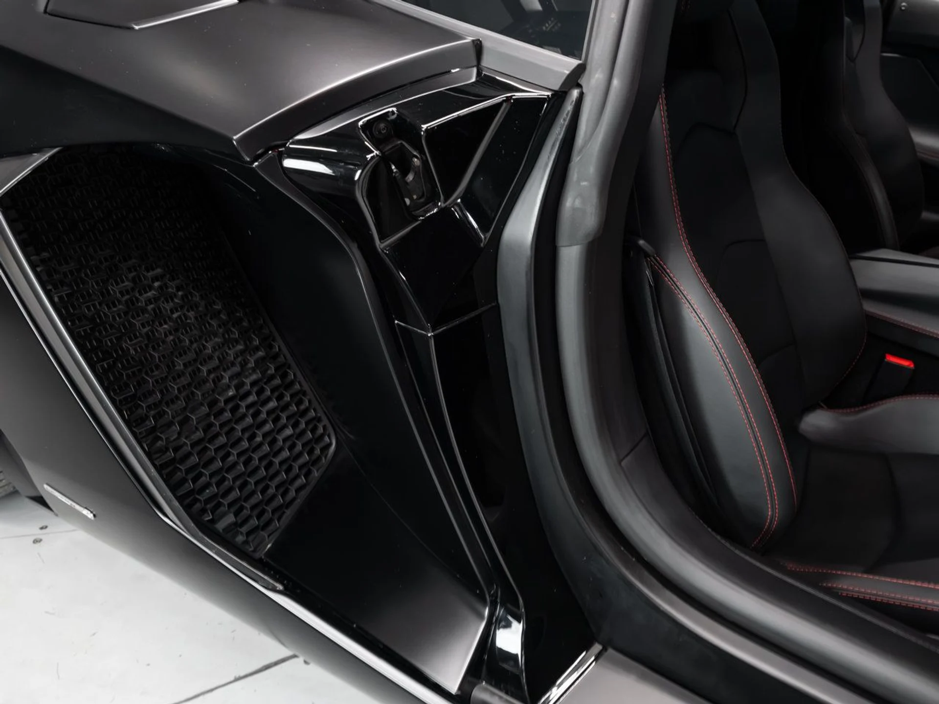 mph103_3968575714_lamborghini_aventador_2017_c0b8229f47
