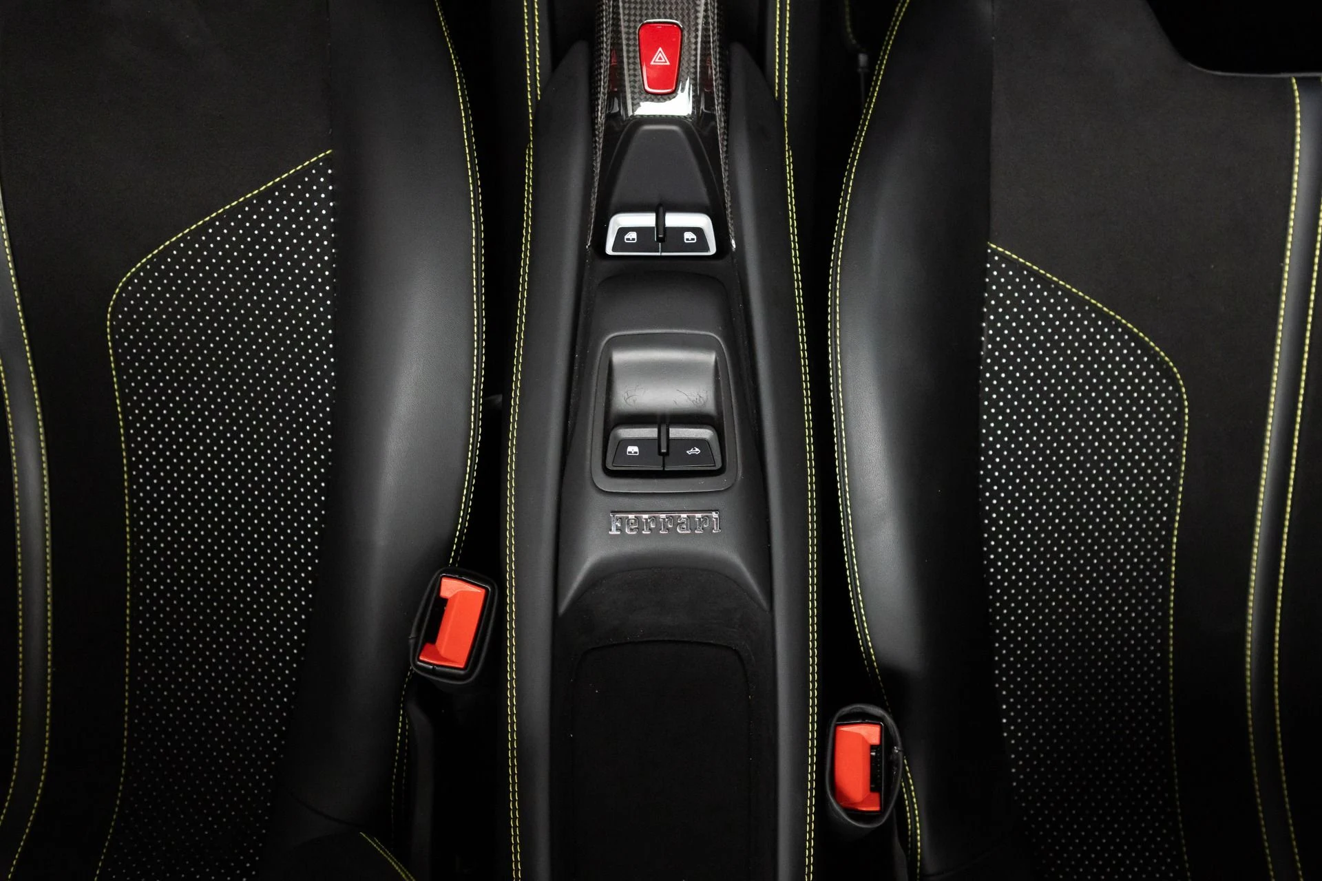 mph103_63116974_Used_2021_Ferrari_F8_Spider_1778270114_f117f510a2
