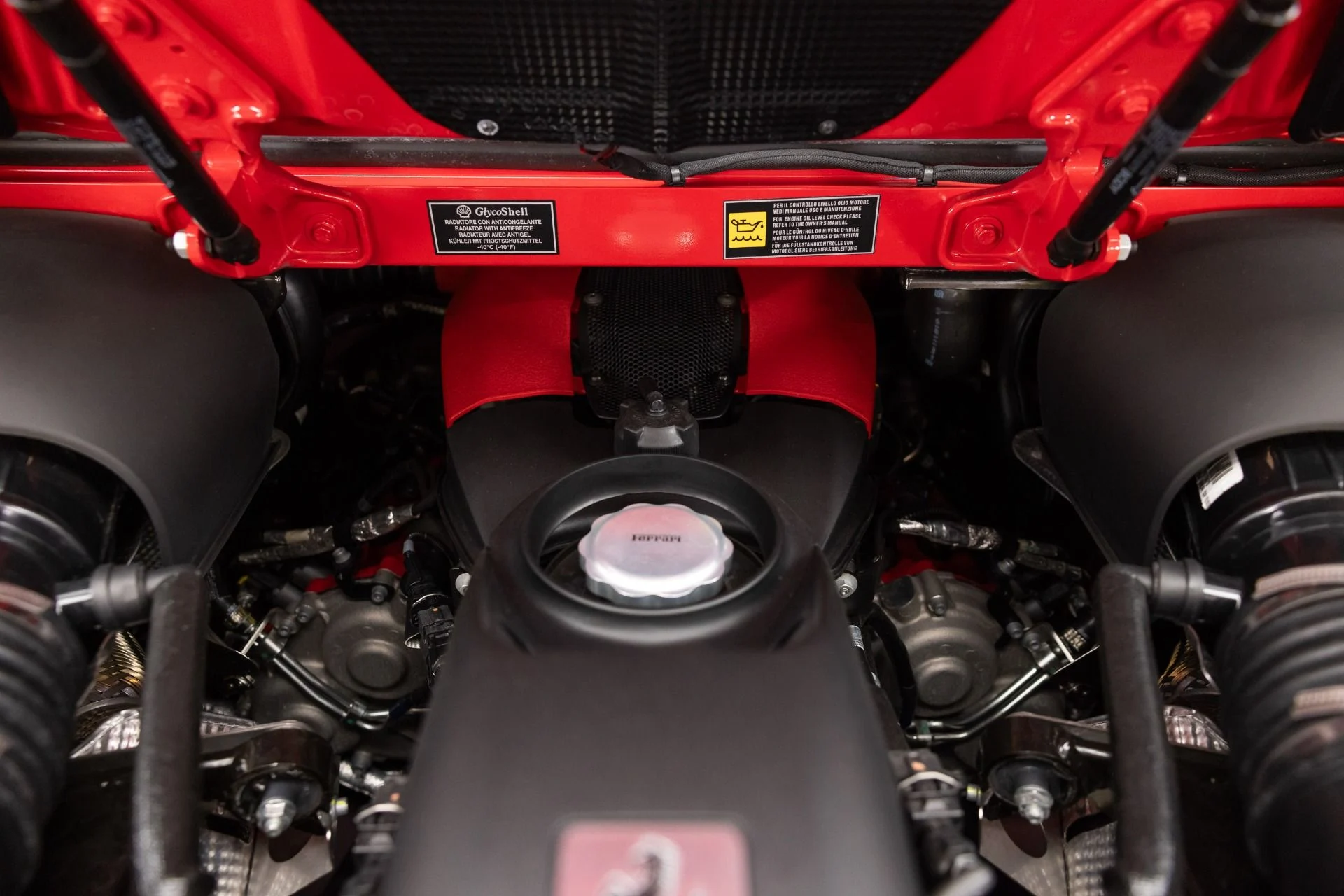 mph103_745367274_Used_2021_Ferrari_F8_Spider_1788360479_a30ebfec6b