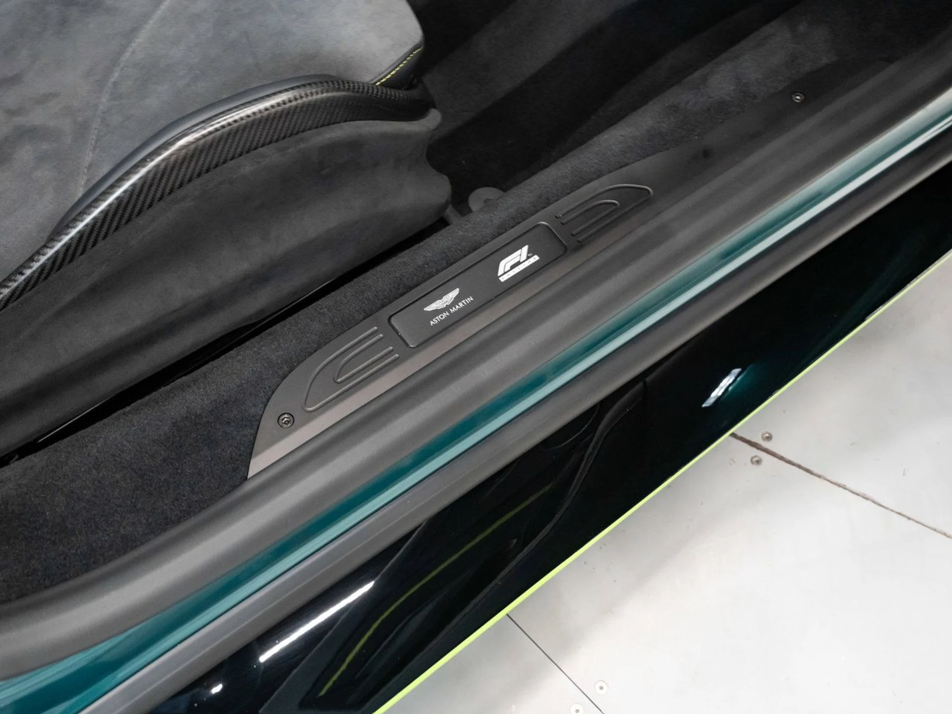mph103_937844494_aston_martin_vantage_2023_c294b82965