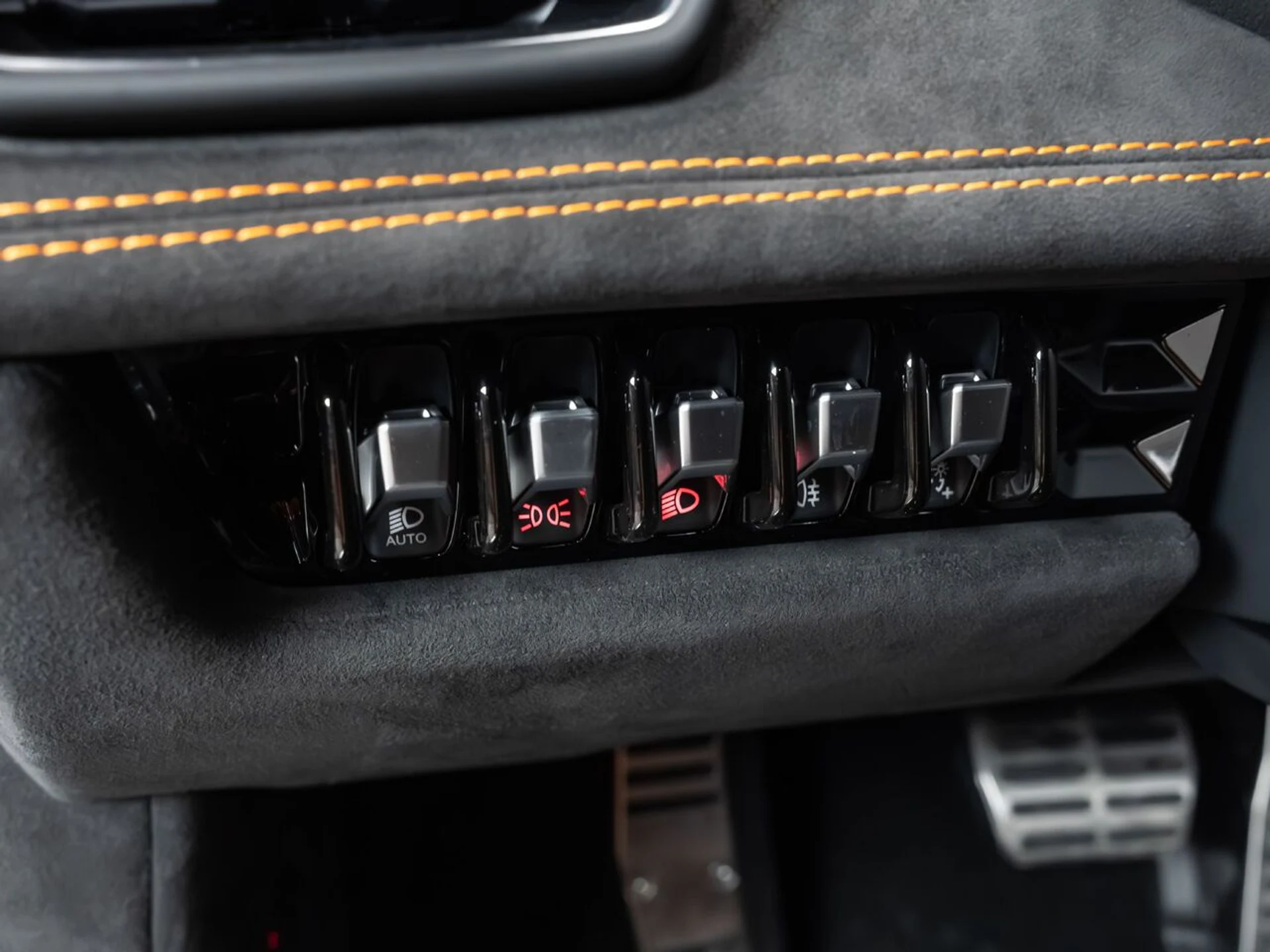 mph103_978585653_lamborghini_huracan_2023_a9048c5d6f