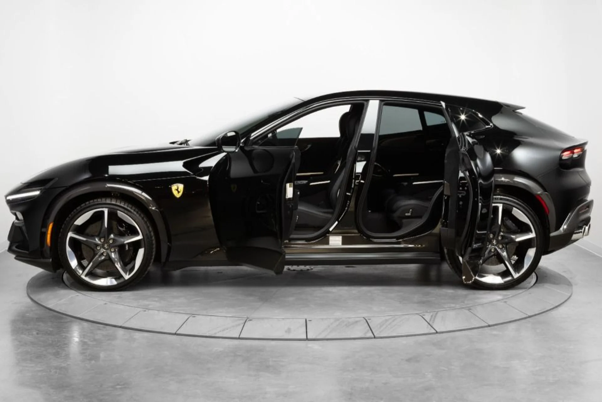 mph104_1212256592_Used_2025_Ferrari_Purosangue_1766002020_f9166cd55b