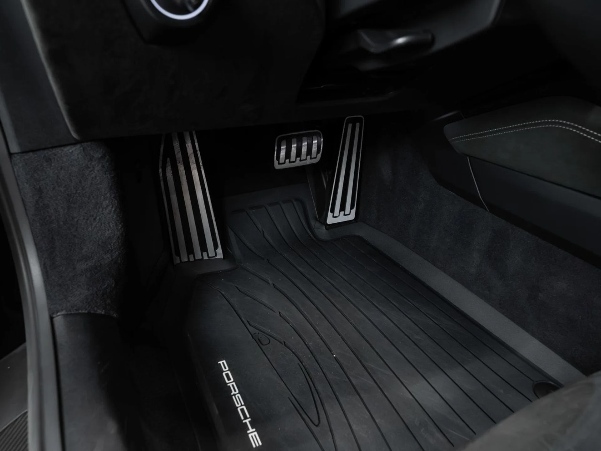 mph104_1236962413_porsche_911_2022_36d37d6be7