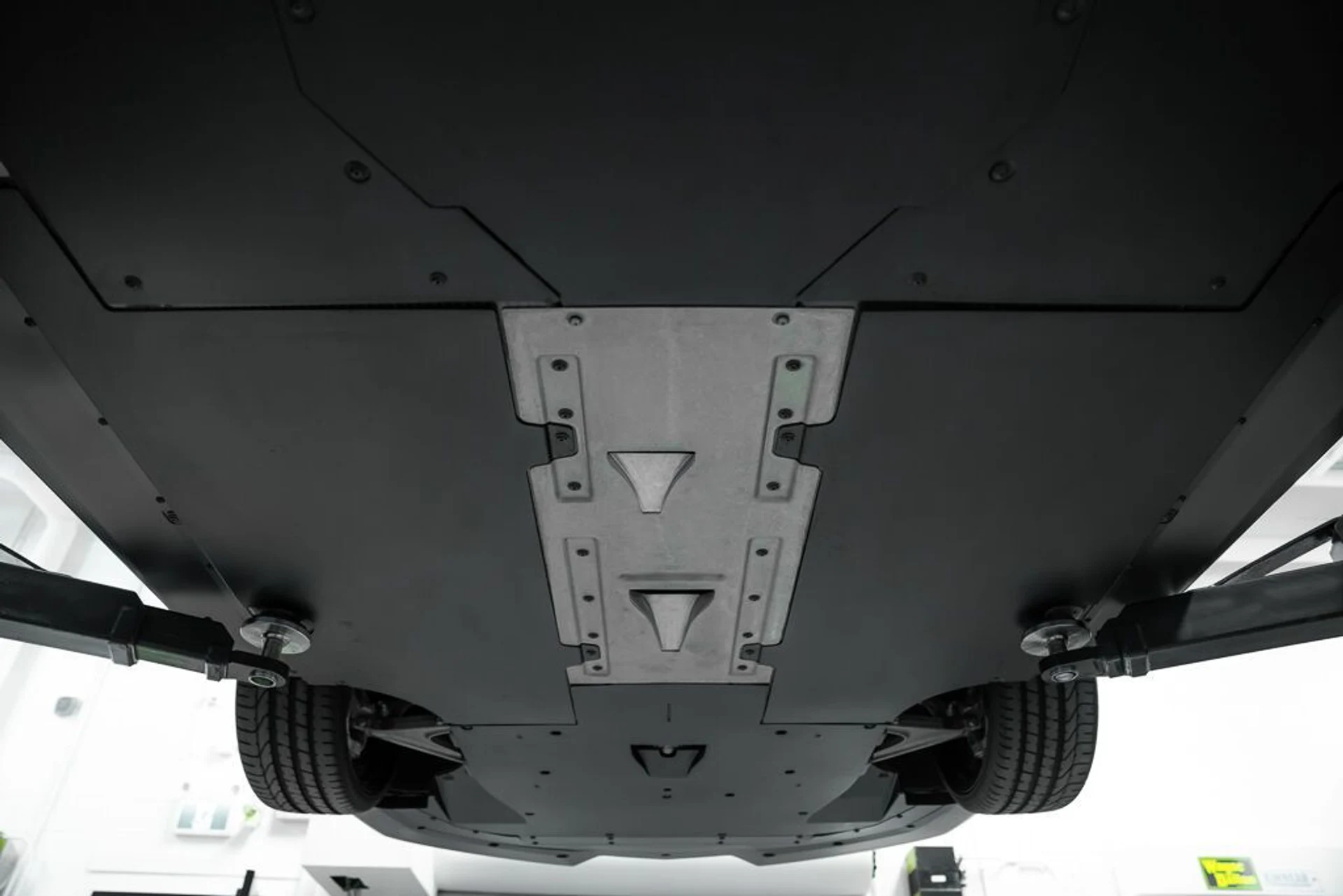 mph104_2700100022_lamborghini_veneno_2014_jpg_v_1779988126_5ccab54617