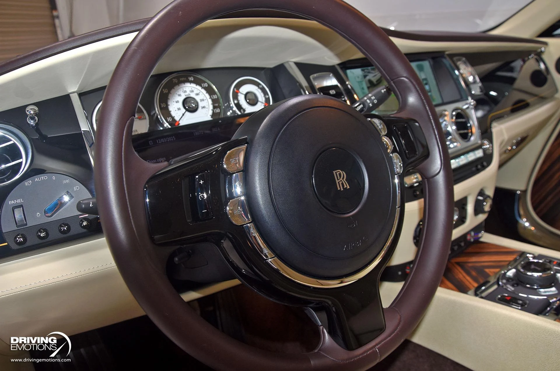 mph104_3719992197_883_p105_l_76357406d5