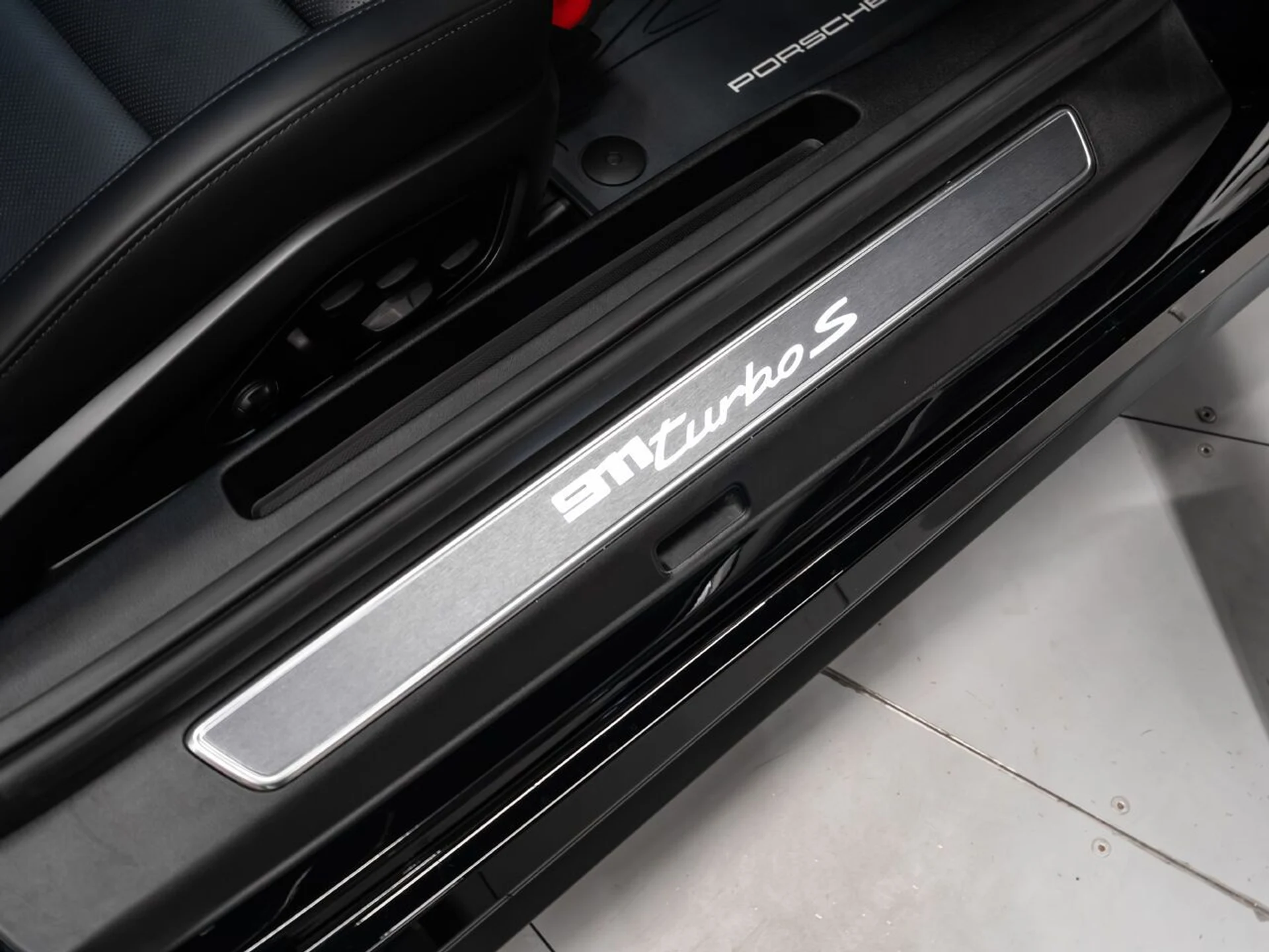 mph104_461417816_porsche_911_2022_be12a01de2