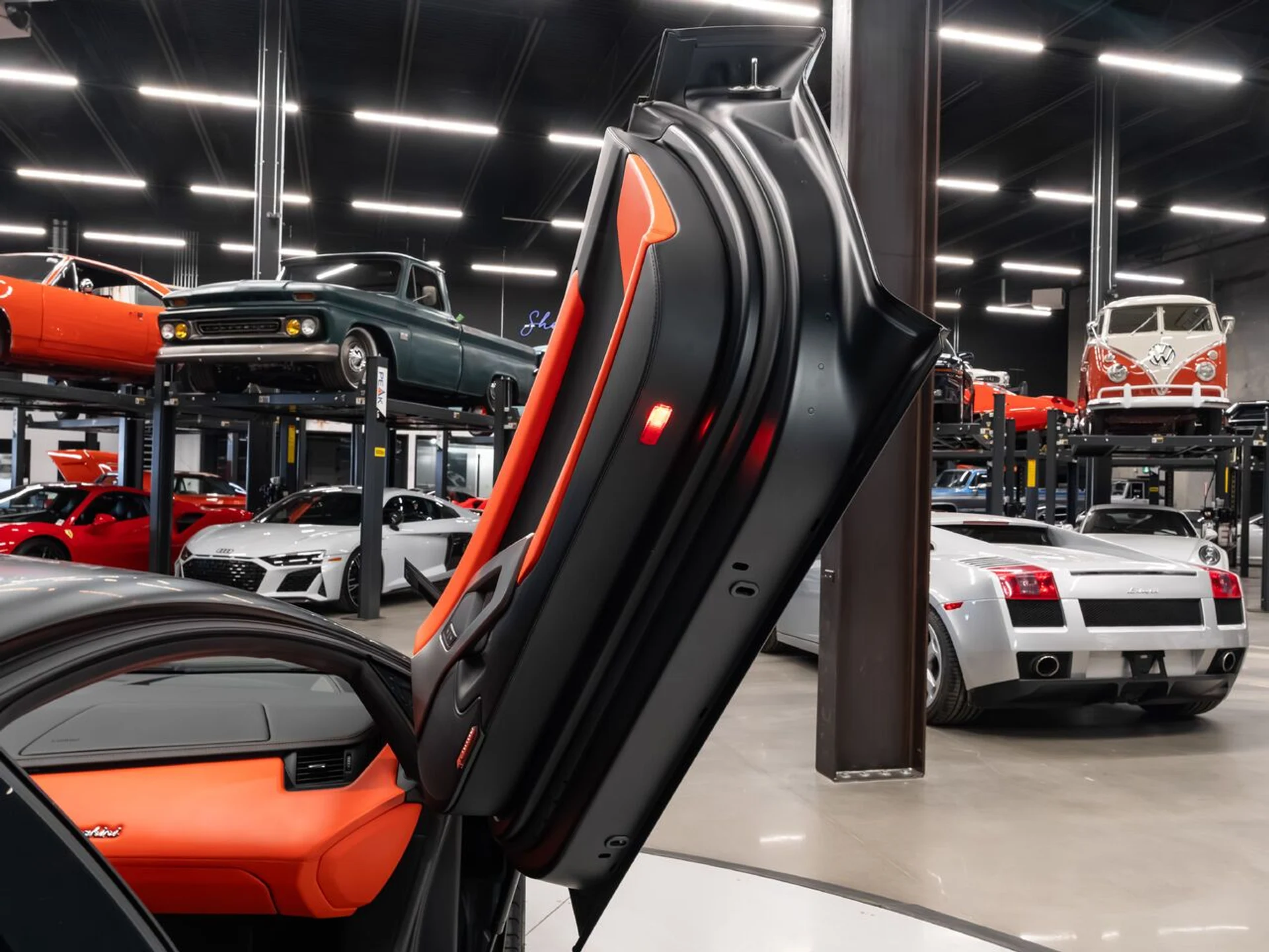 mph104_588054404_lamborghini_aventador_2015_98217c2b19