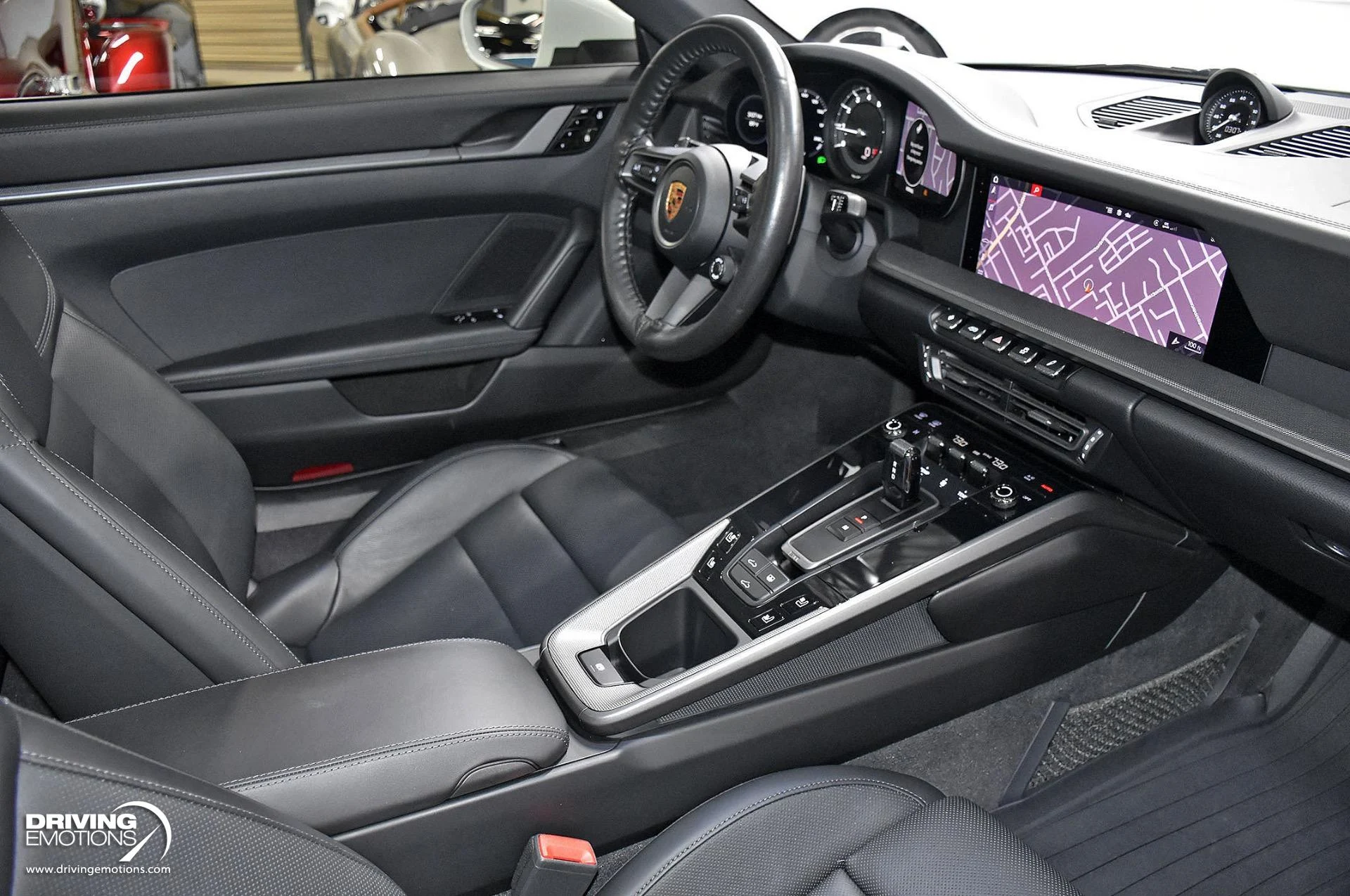 mph104_61795759_865_p105_l_10041a656c