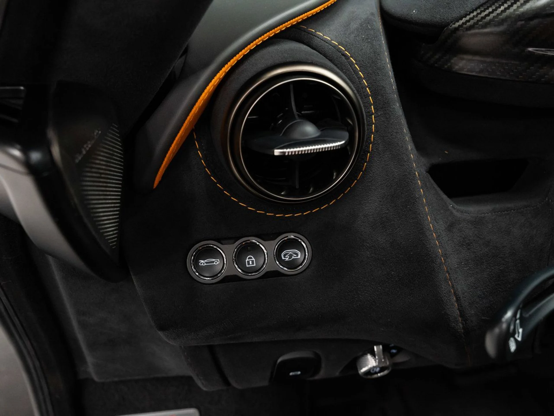 mph104_87110282_mclaren_720s_2018_207f344649