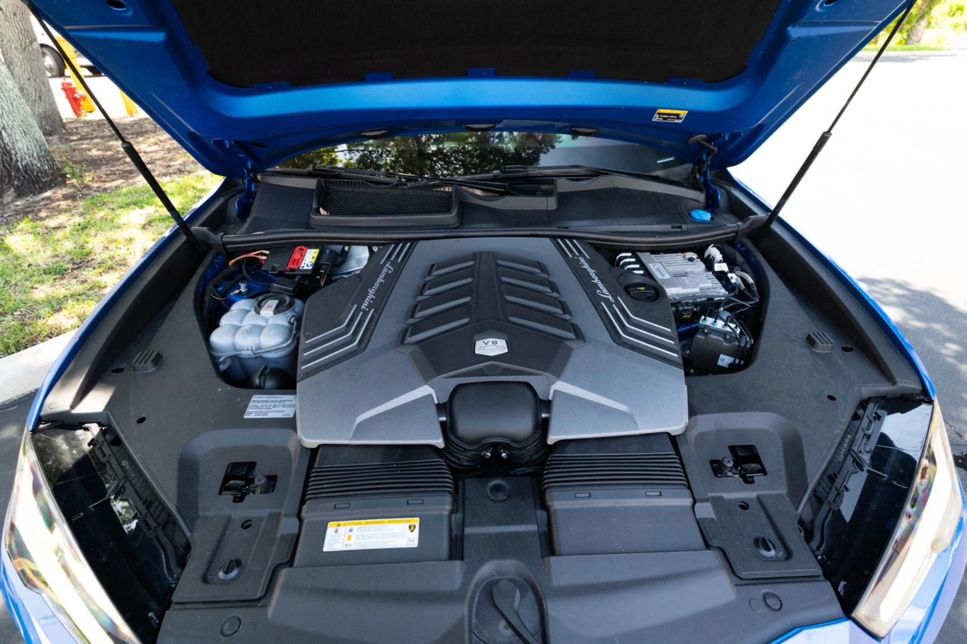 mph105_1159532392_Used_2019_Lamborghini_Urus_1781242066_91bd7f0903