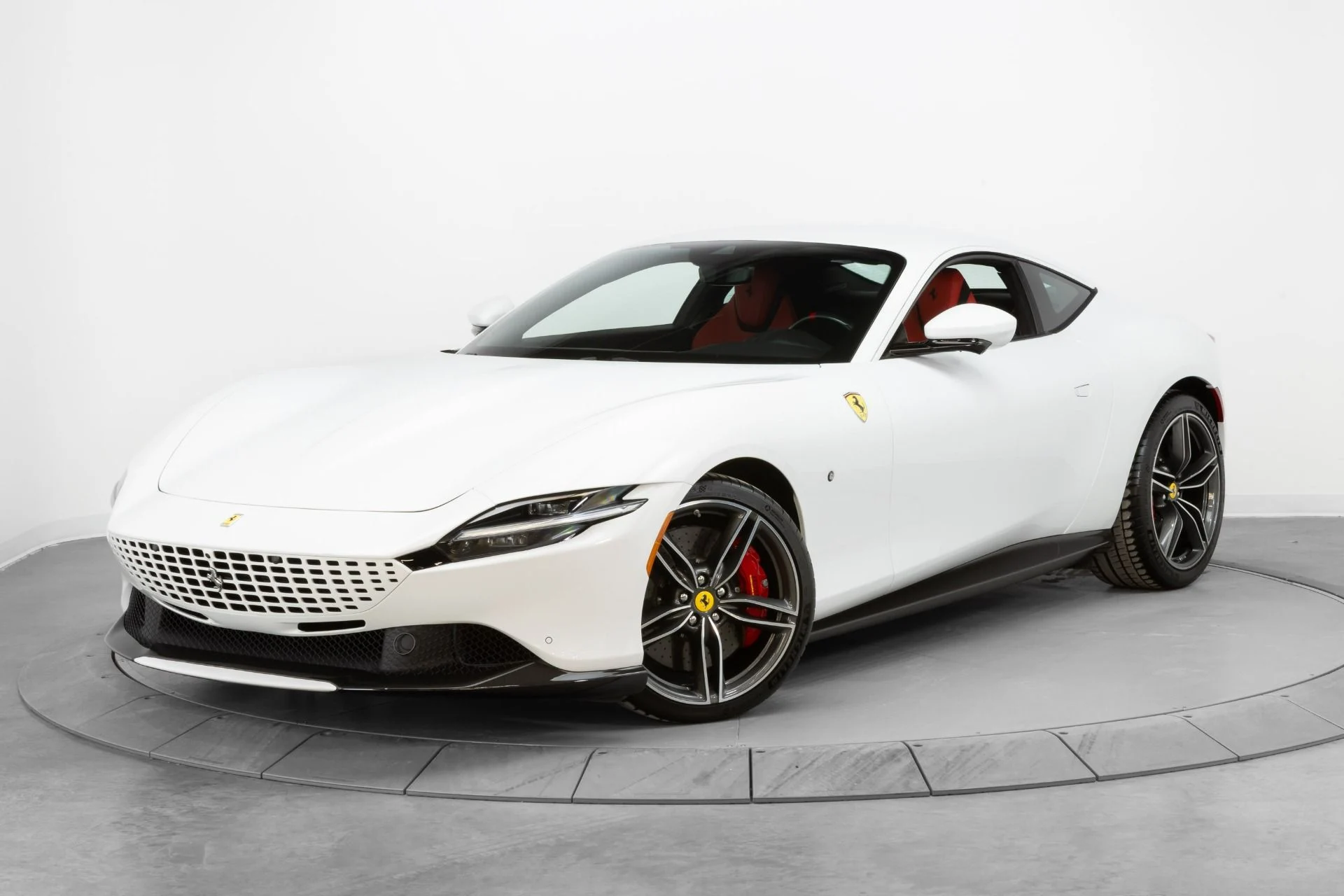 mph105_1239505343_Used_2024_Ferrari_Roma_1772563758_ebc4203946