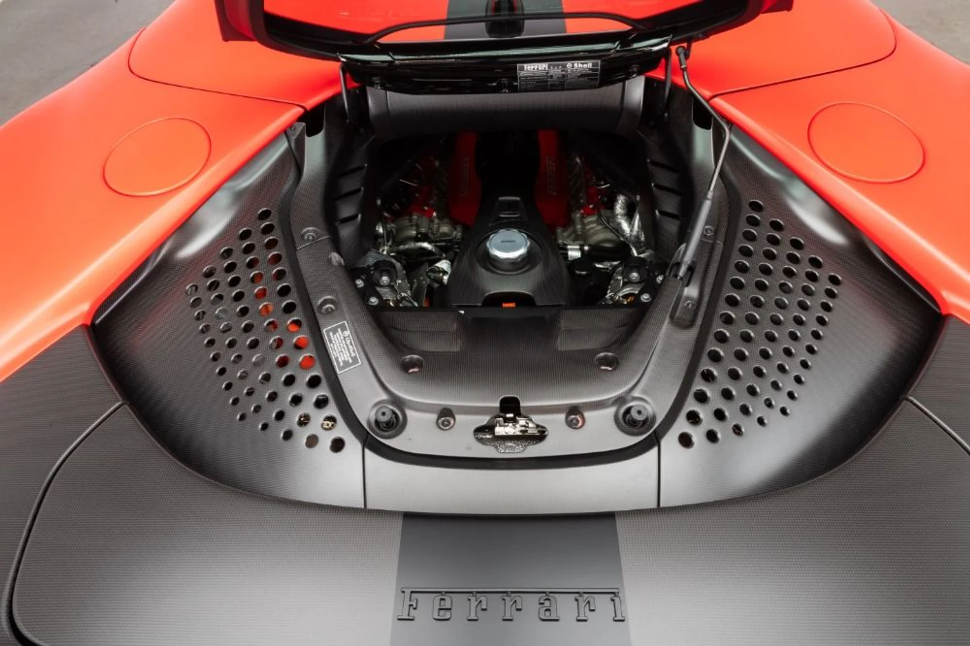 mph105_2015006507_Used_2022_Ferrari_SF_90_Spider_02786332dc