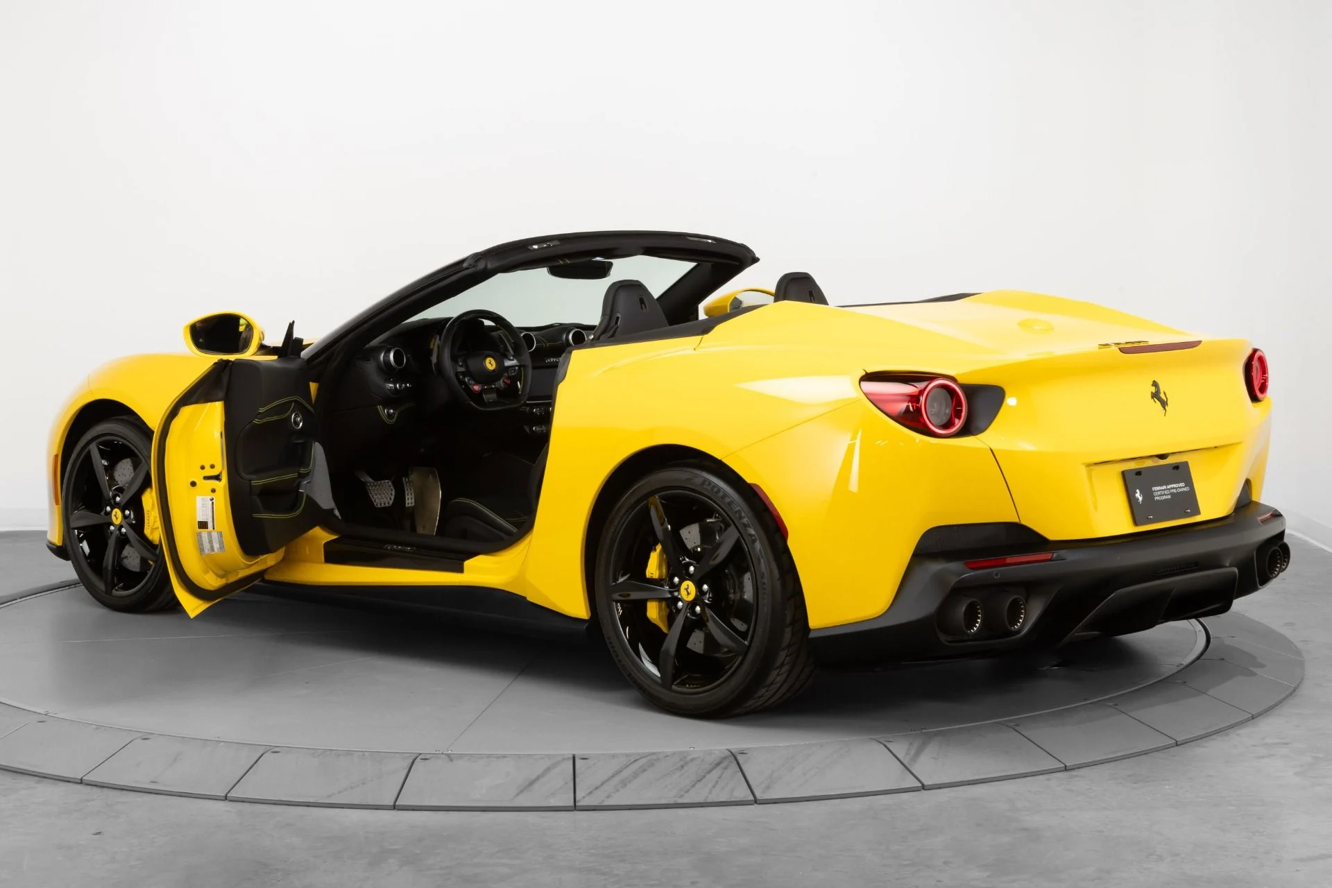 mph105_2228441308_Used_2020_Ferrari_Portofino_1777298723_101165e17c