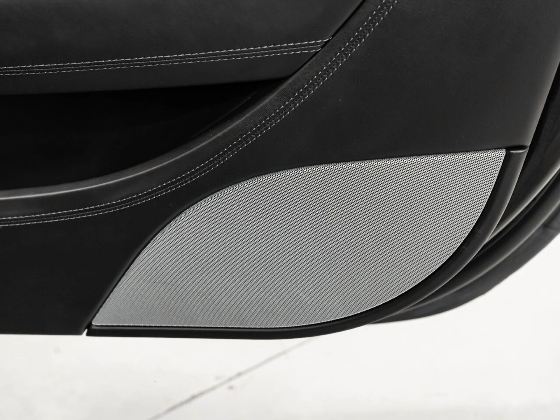 mph105_2276599018_bentley_continental_2022_d3963edcb8