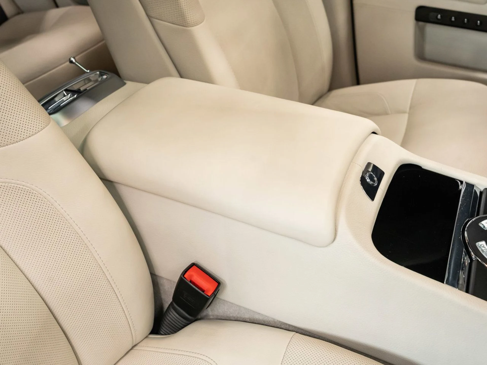 mph105_256222560_rolls_royce_ghost_2012_a2779d0702