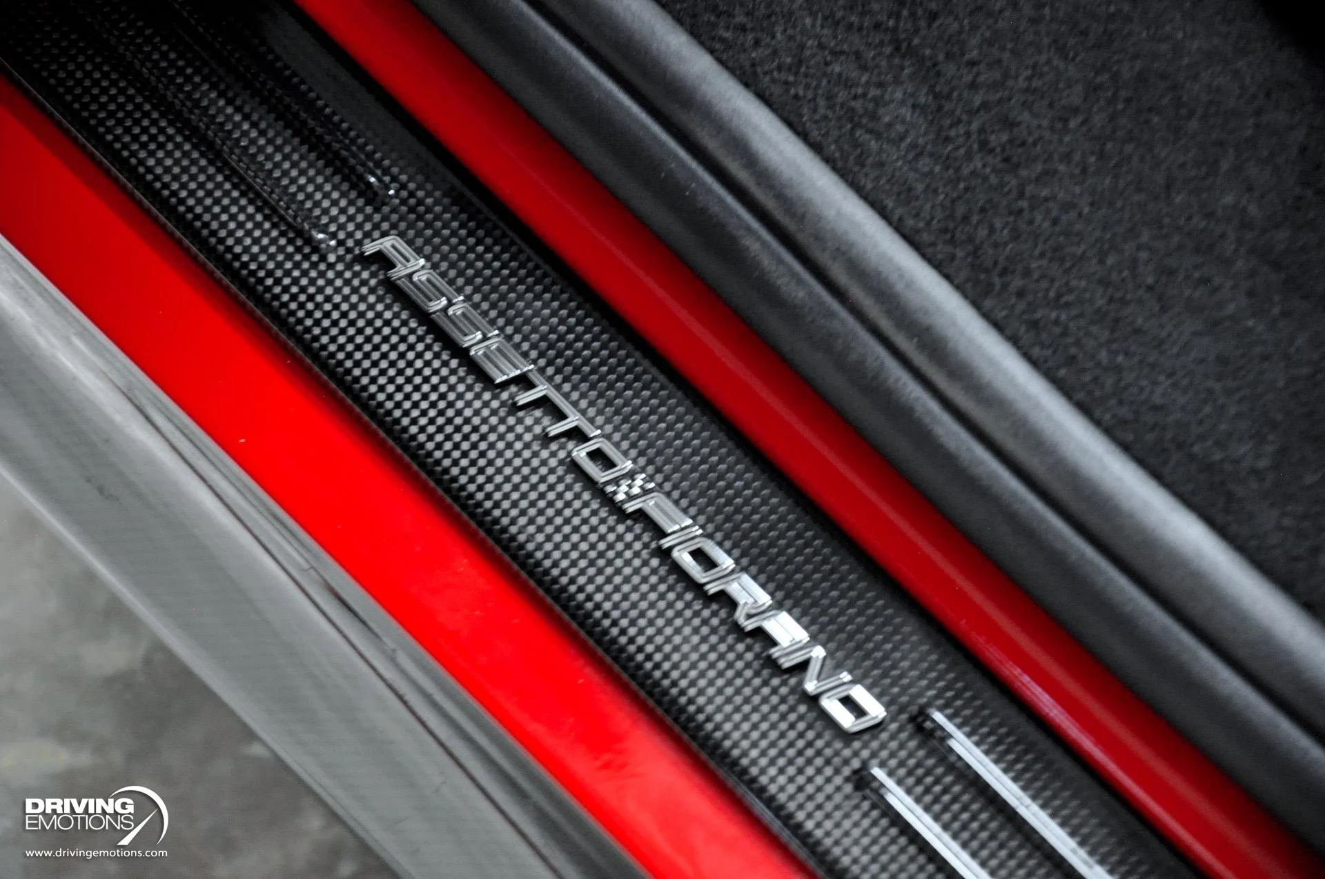 mph105_2756332906_860_p106_l_79d8b3393c