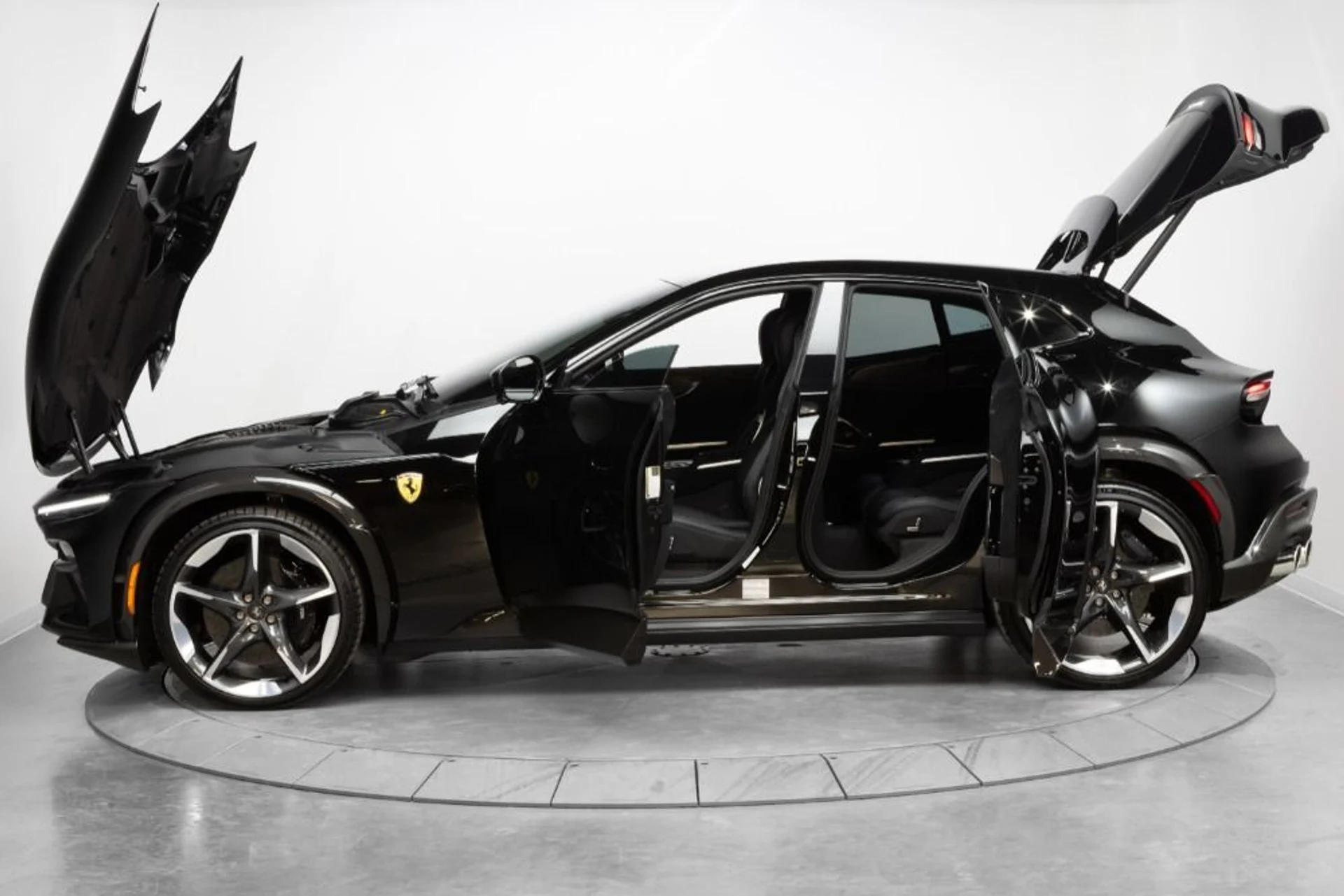 mph105_2912189539_Used_2025_Ferrari_Purosangue_1766002020_47781cfb60