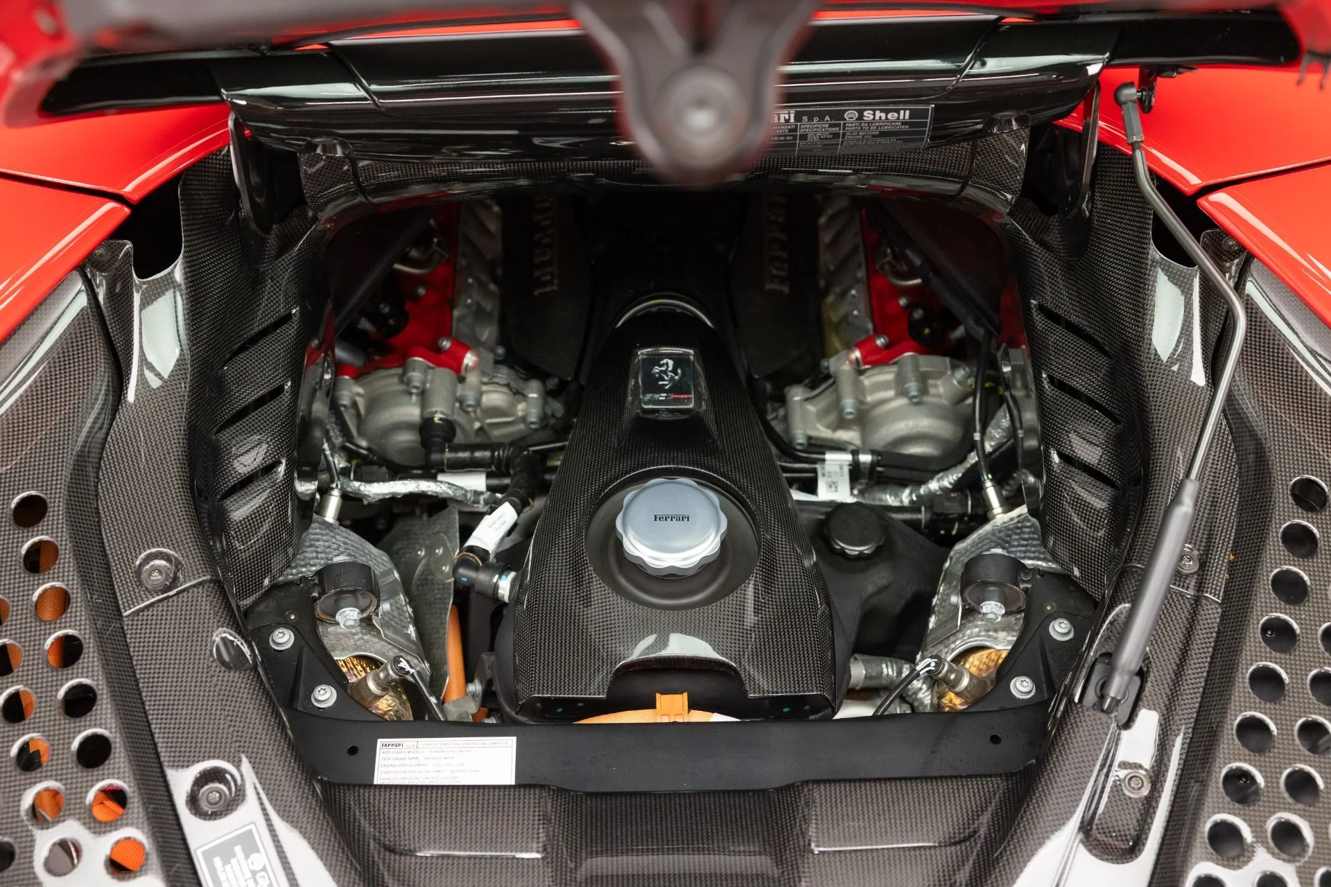 mph105_3242294131_Used_2022_Ferrari_SF_90_Spider_1788210063_4193098b10