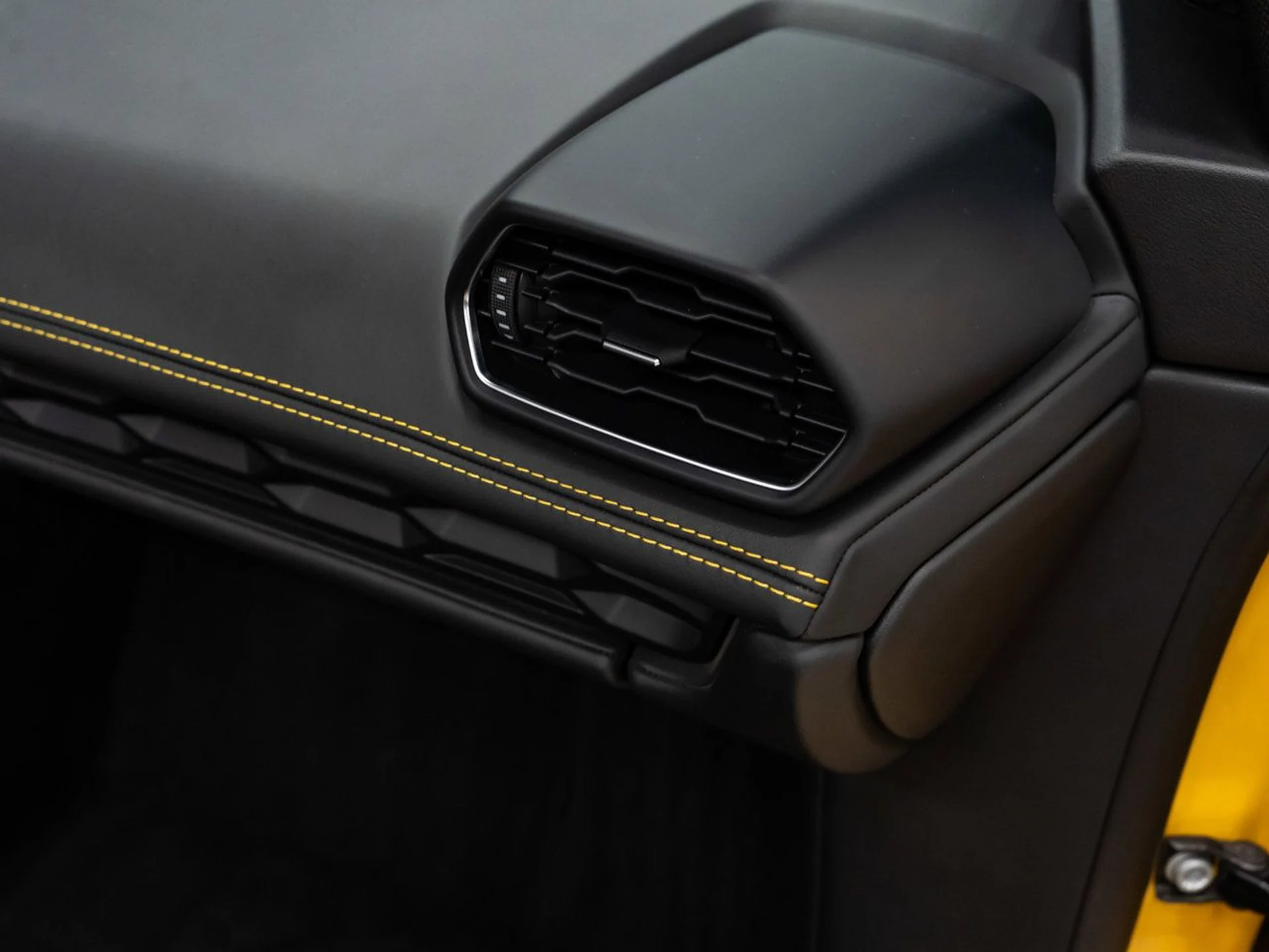 mph105_3439768114_lamborghini_huracan_2017_61bfbe5fb1