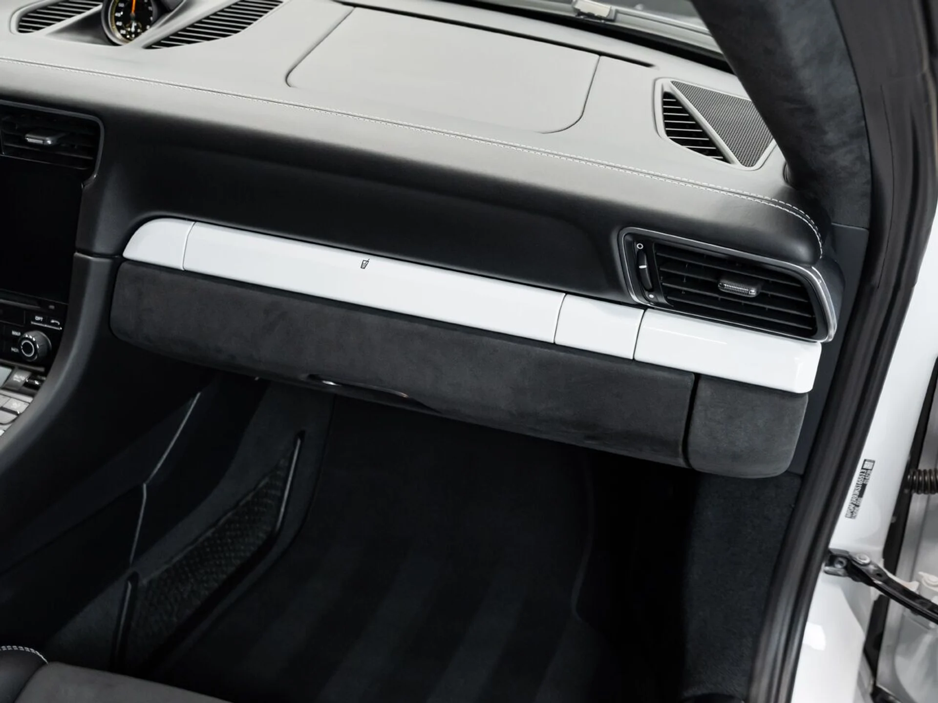 mph105_384289110_porsche_911_2019_5e7ce80a8c