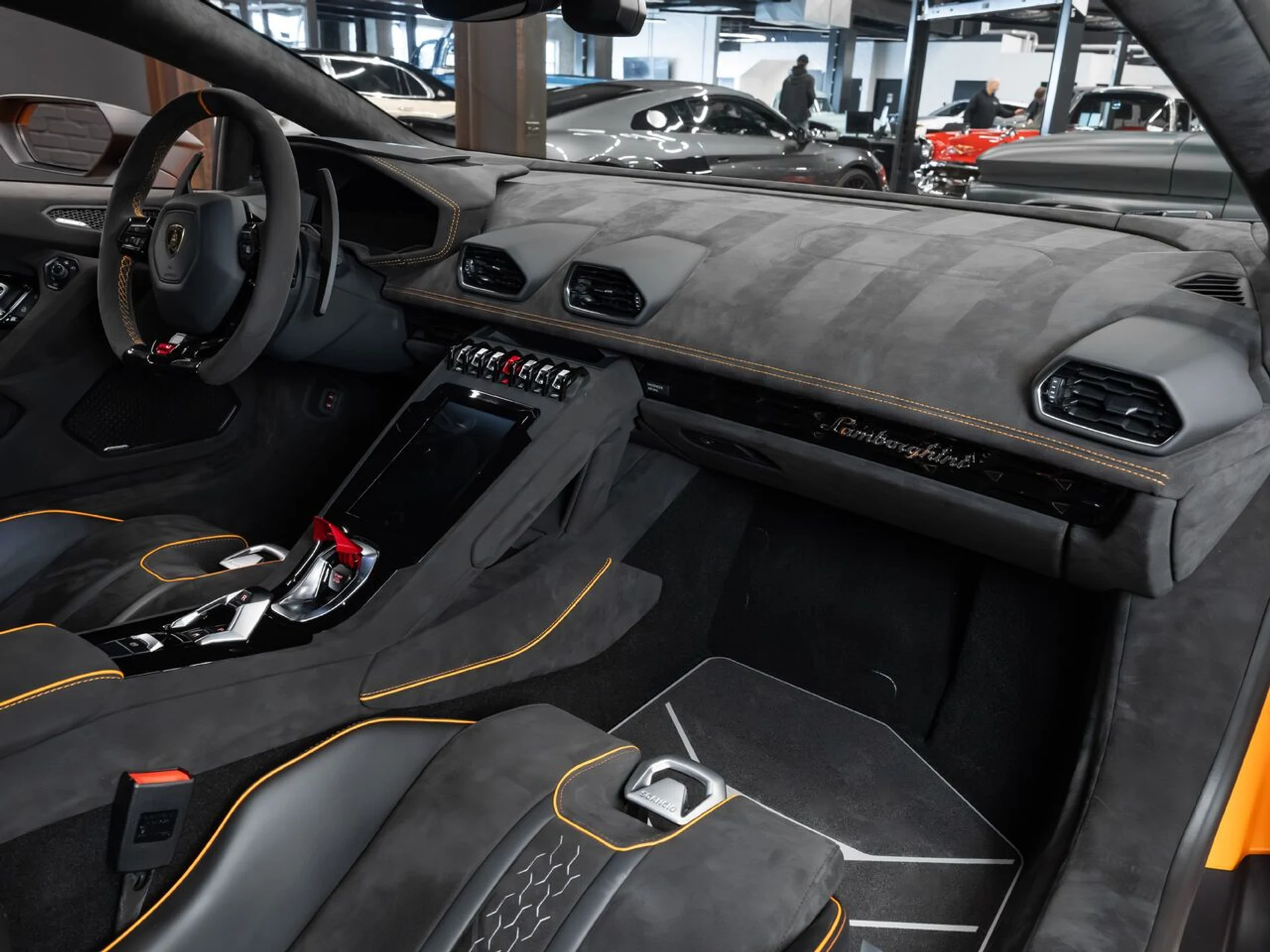 mph106_1275472027_lamborghini_huracan_2023_e0e8635119